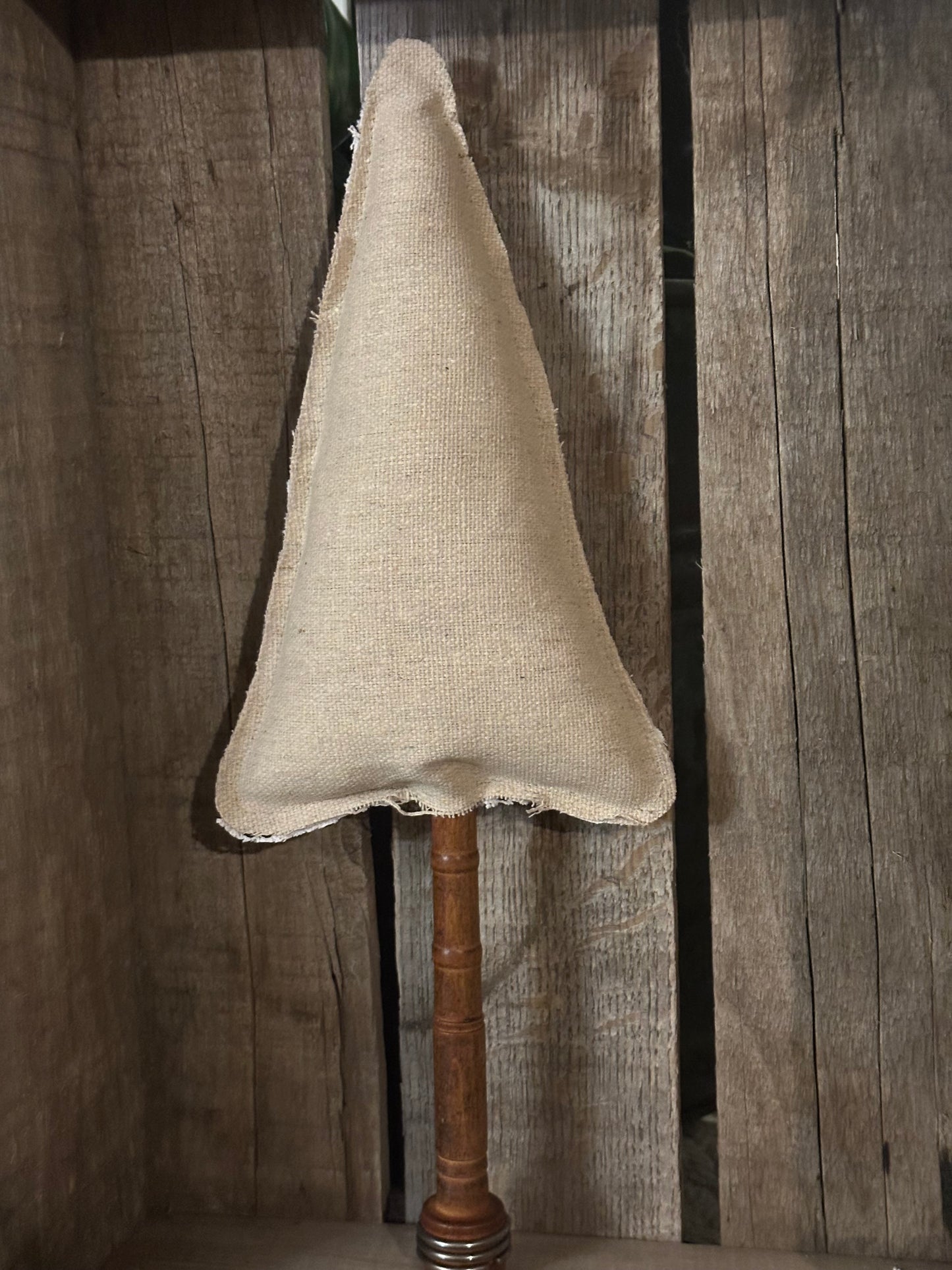 Vintage Quaker Lace Accent Tree