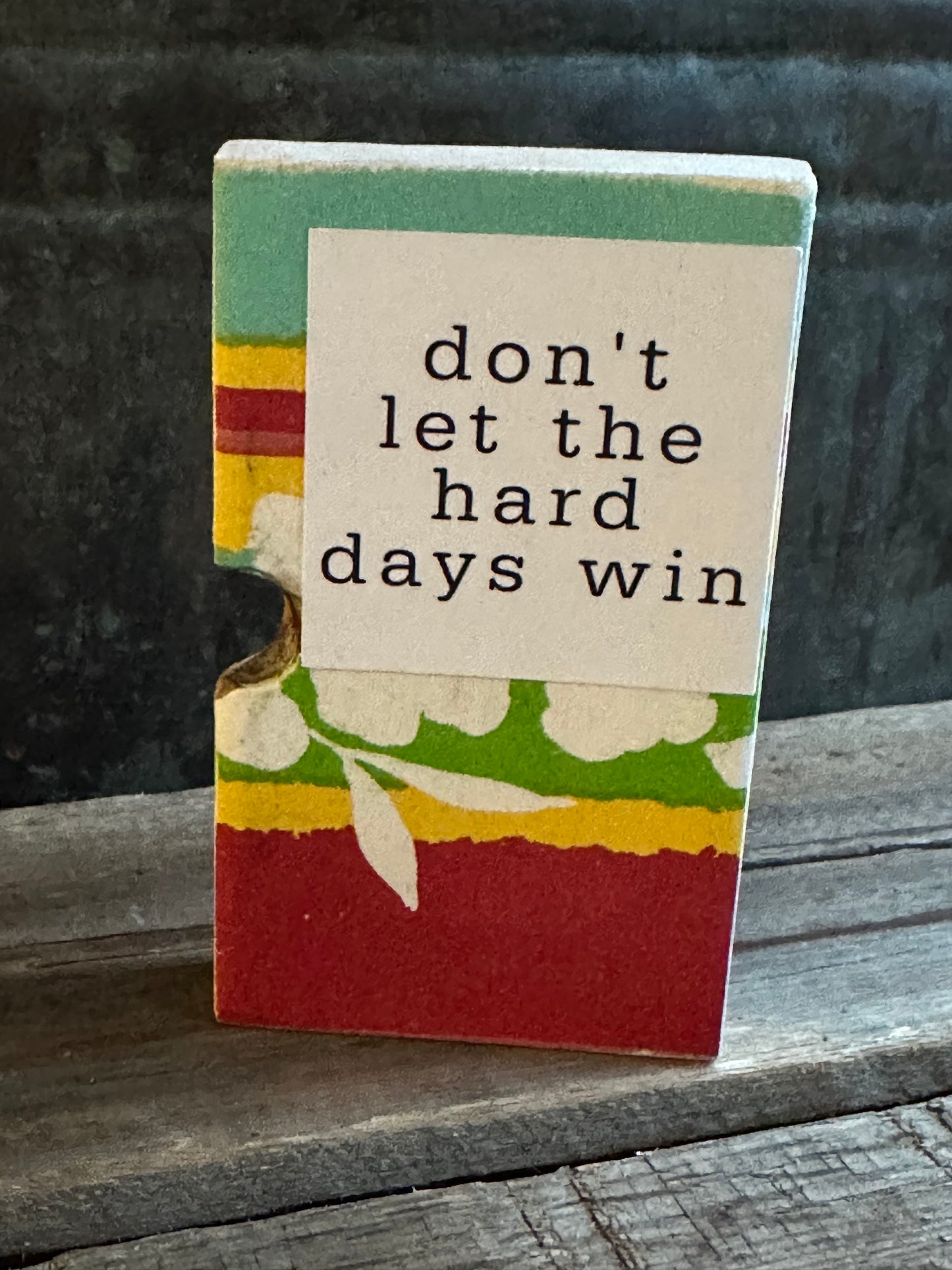 Shelf Encouragement Sitter
