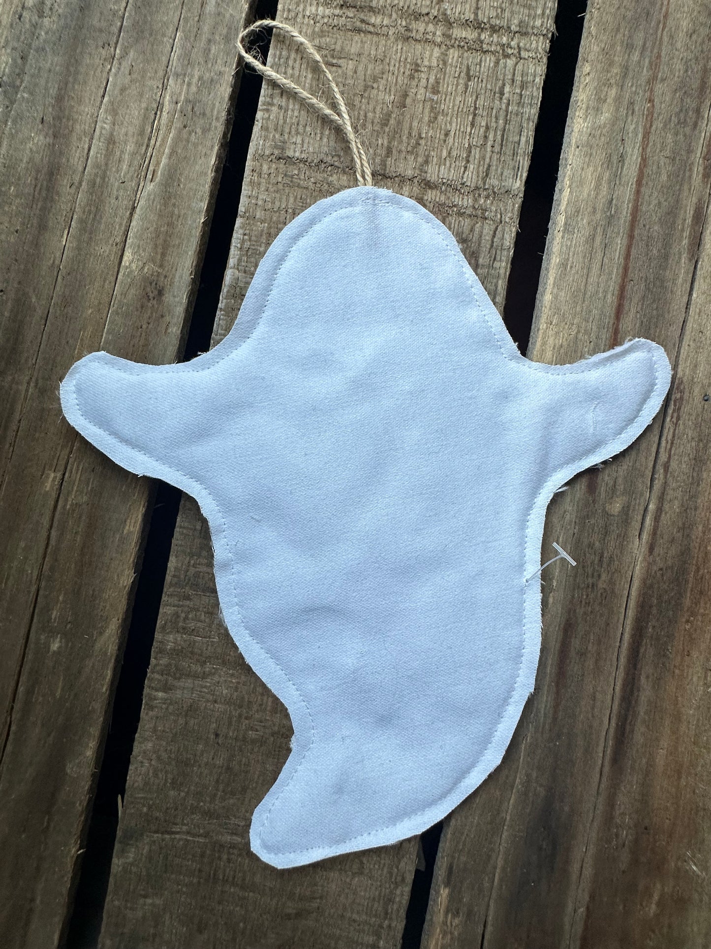 Ghost Quilted hanger with wool heart