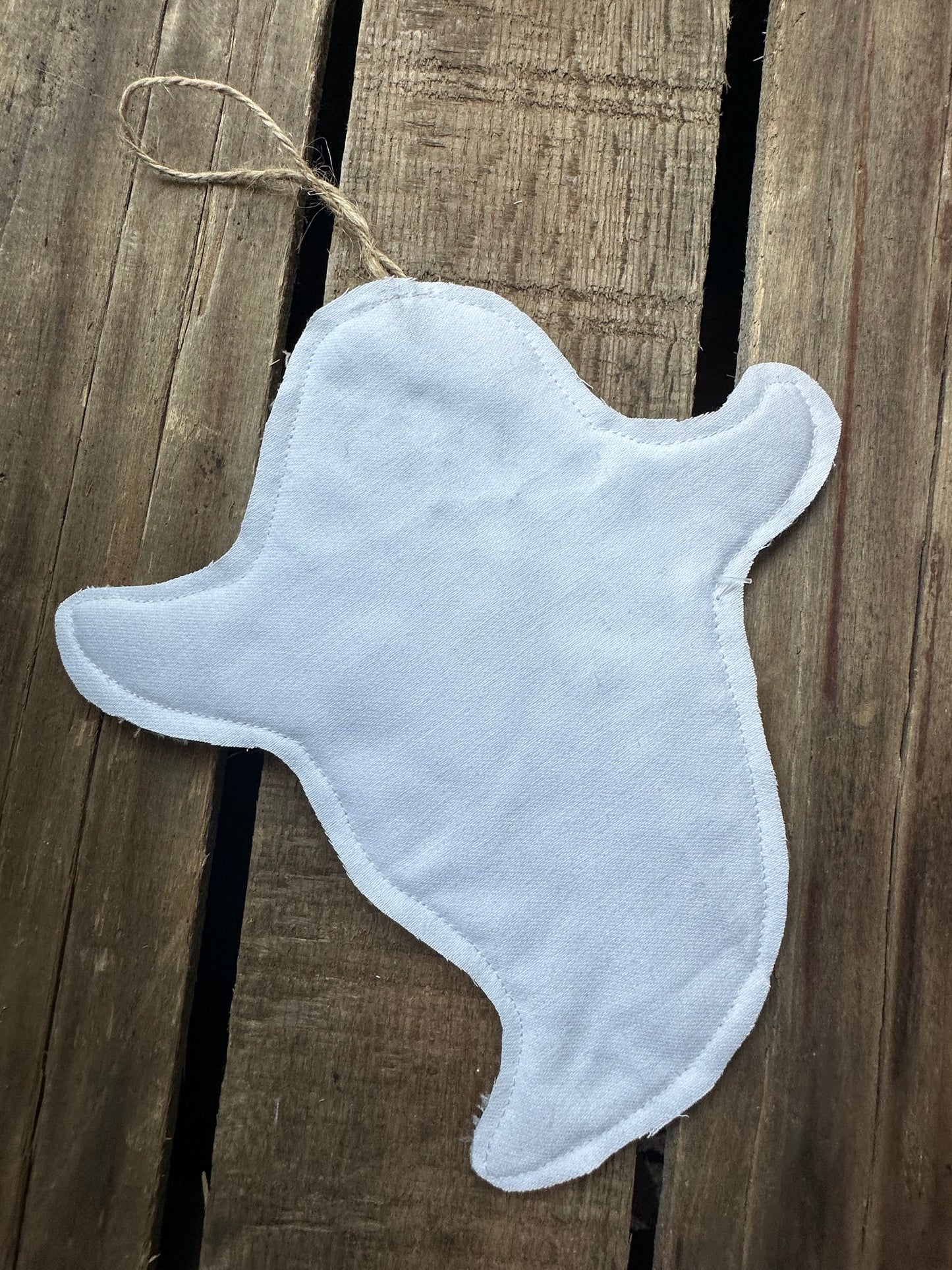 Ghost Quilted hanger with wool heart