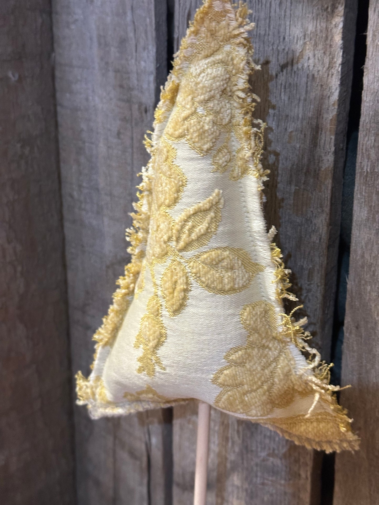 Throwback Accent Tree
