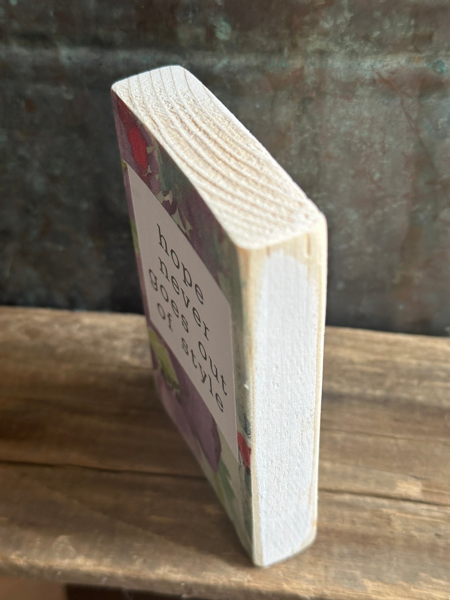 WOOD Encouragement Shelf Sitter