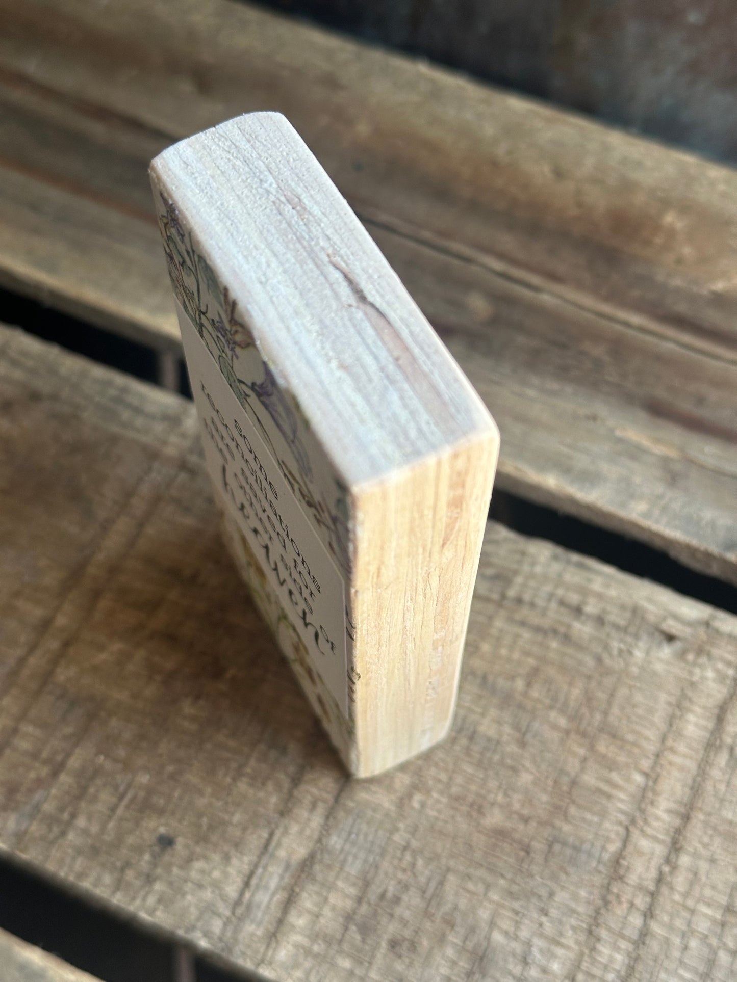 WOOD Encouragement Shelf Sitter