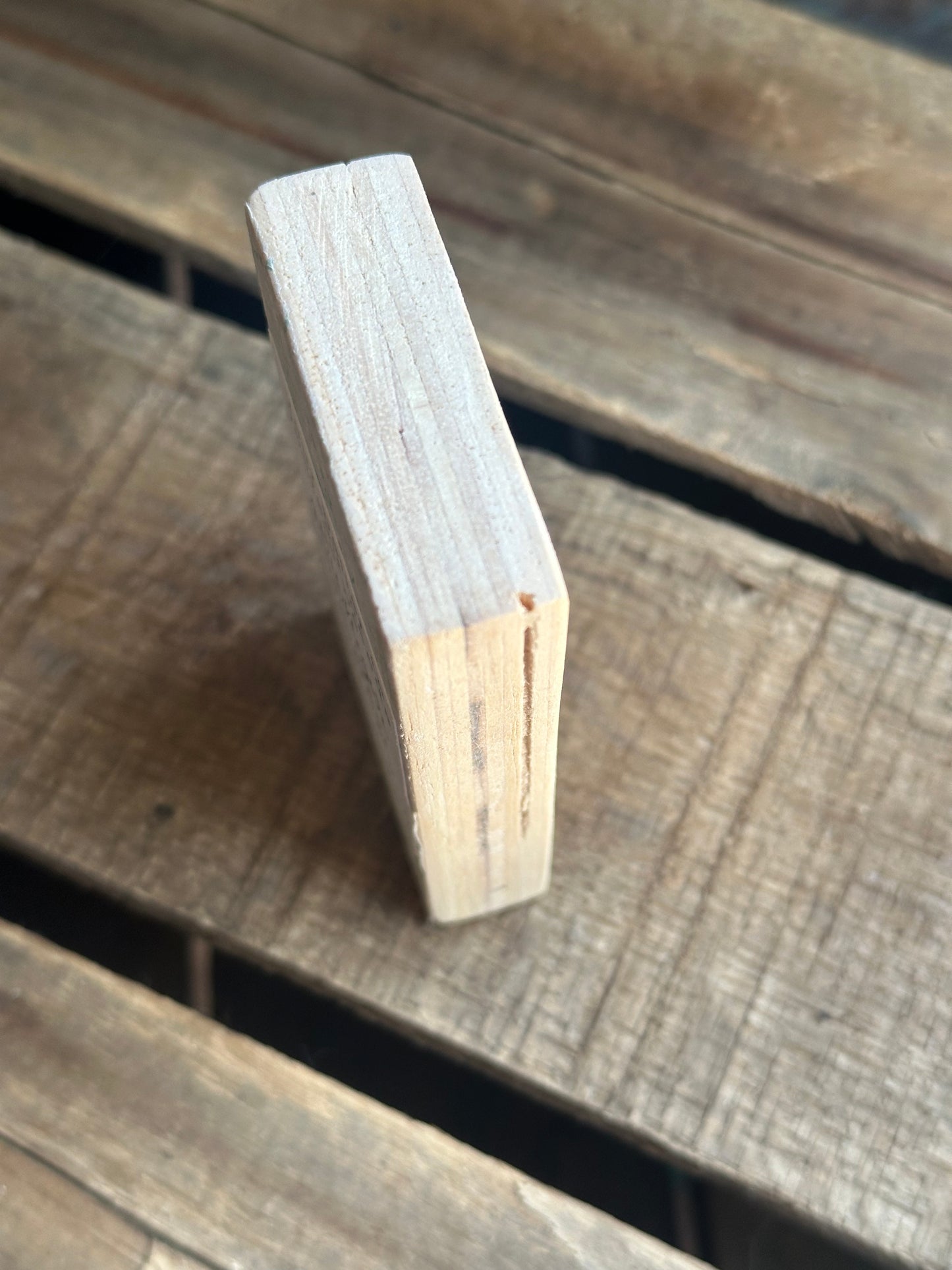 WOOD Encouragement Shelf Sitter