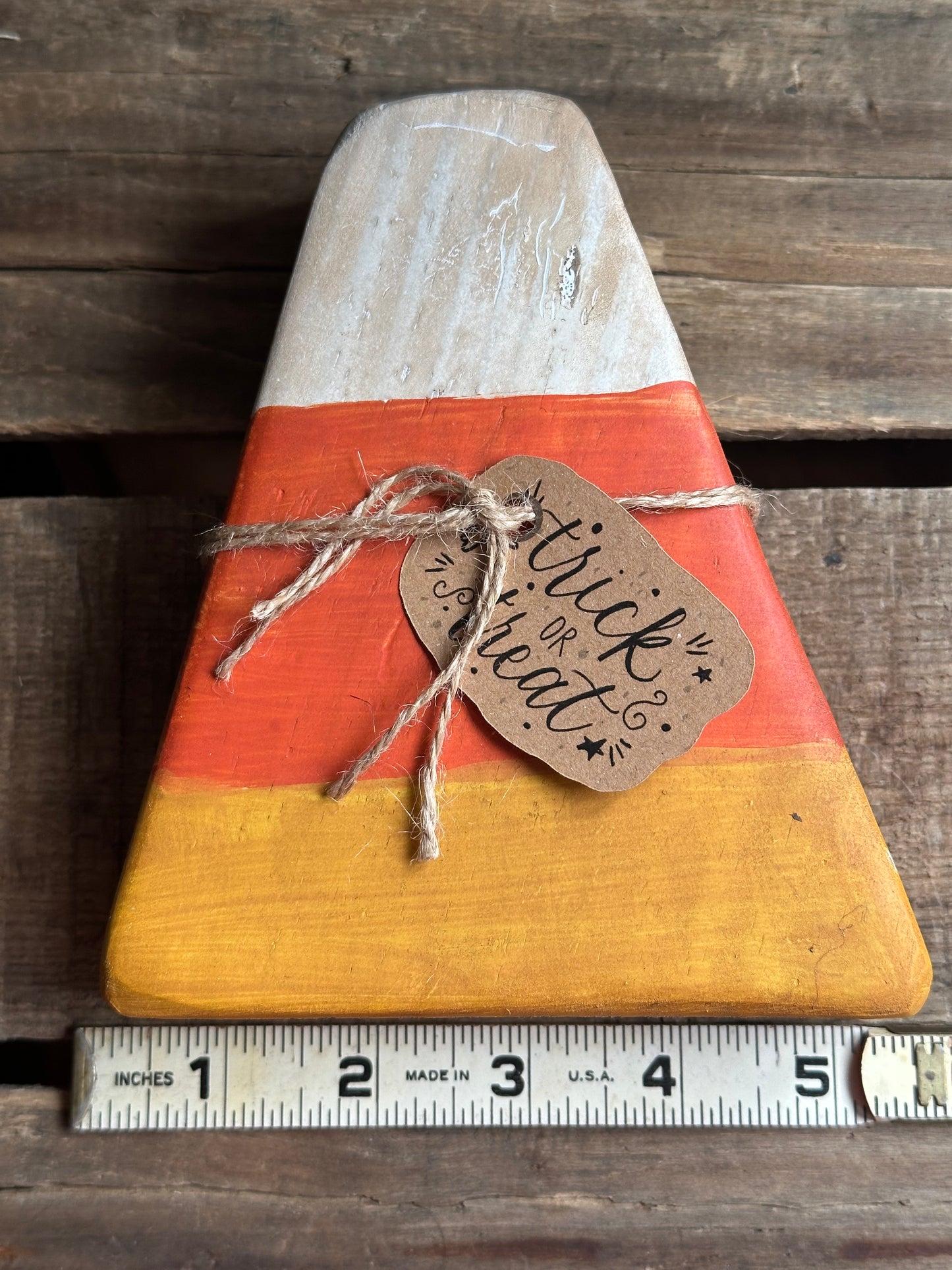 Distressed Candy Corn shelf sitter— trick or treat