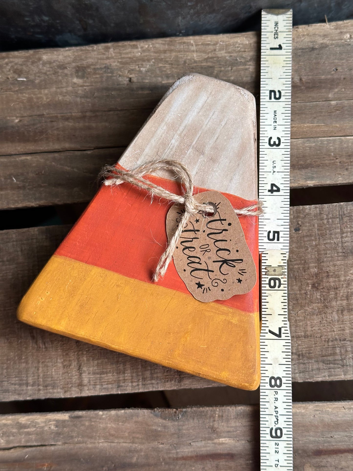 Distressed Candy Corn shelf sitter— trick or treat