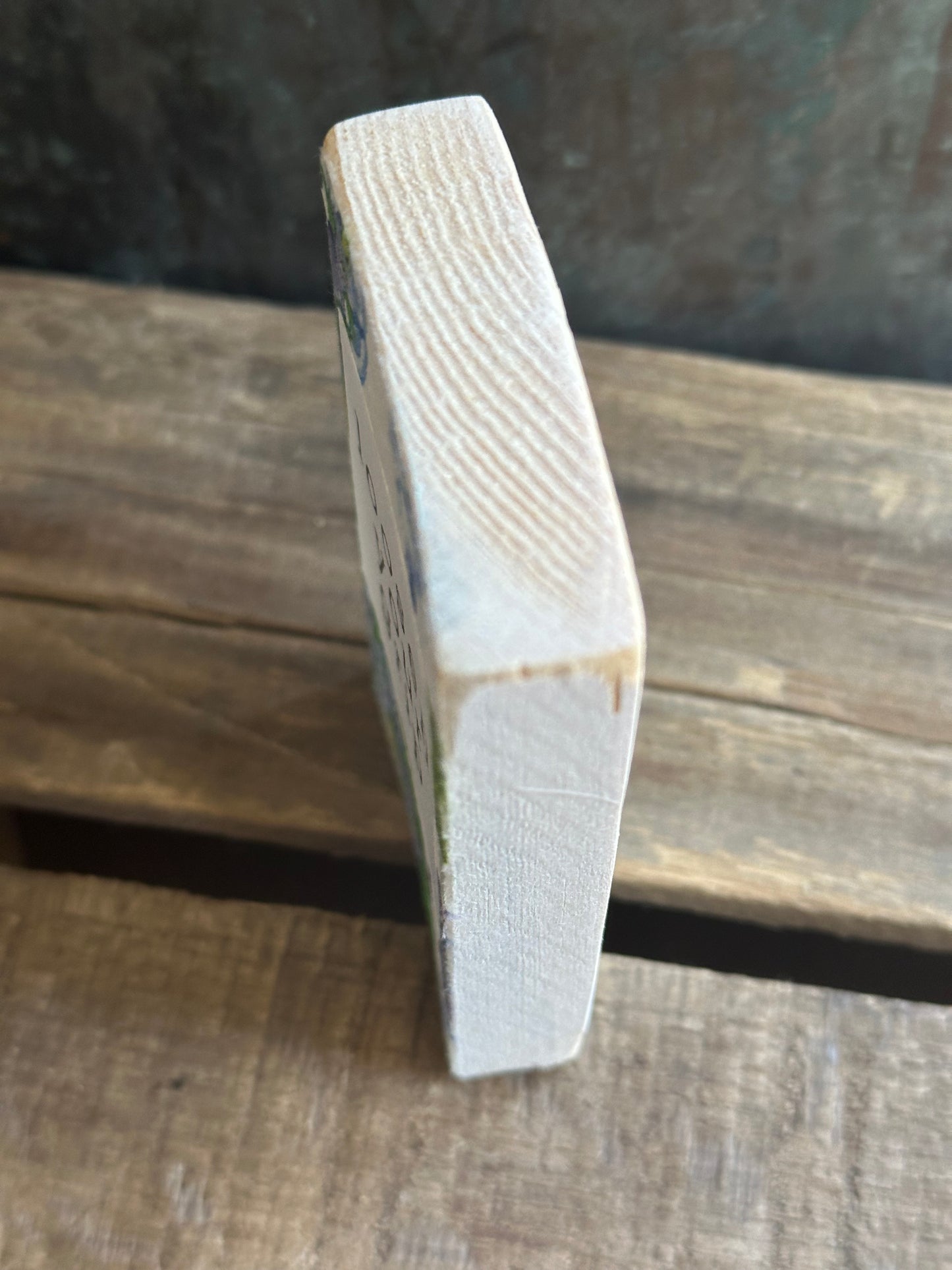 WOOD Encouragement Shelf Sitter