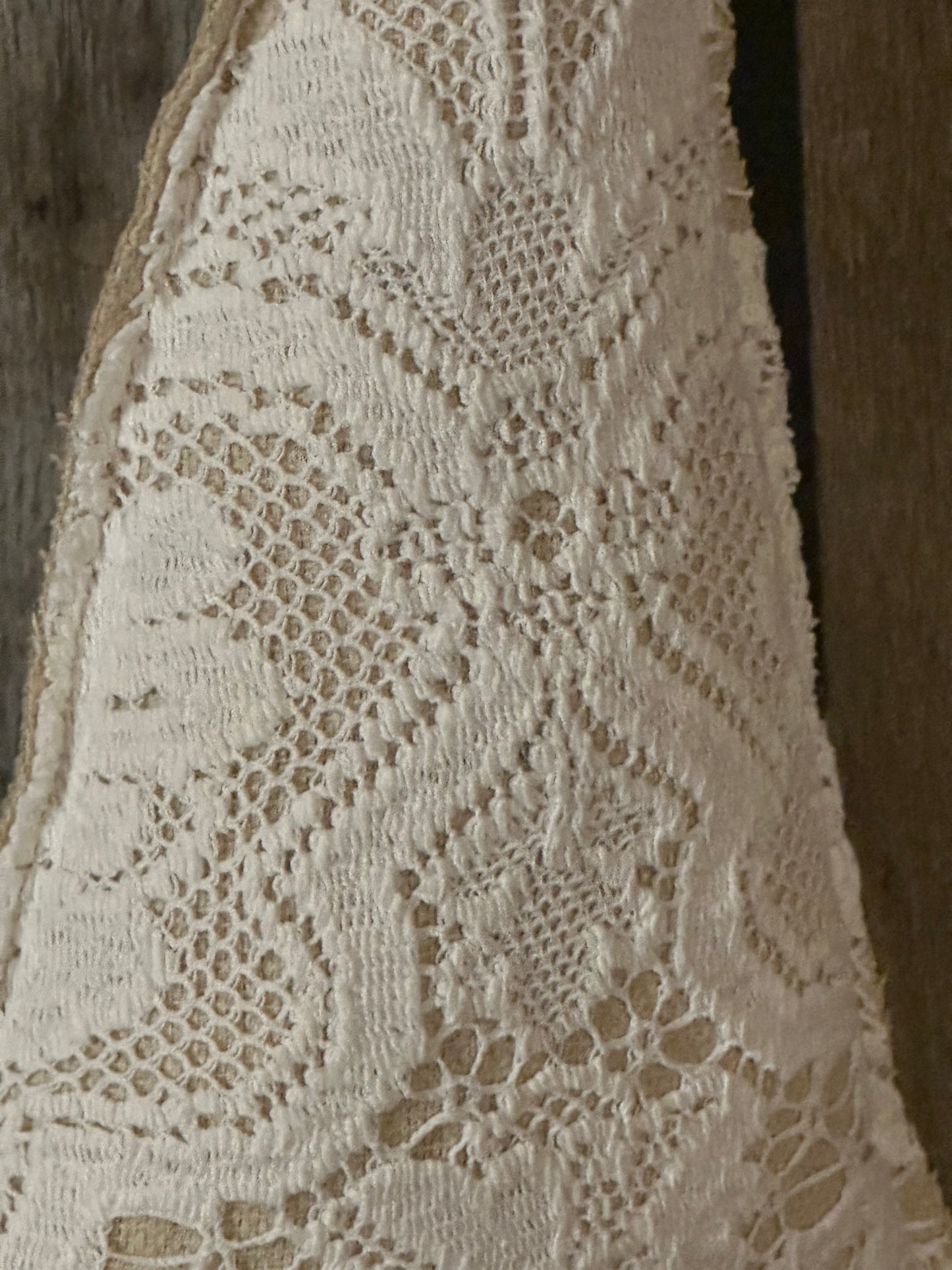 Vintage Quaker Lace Accent Tree