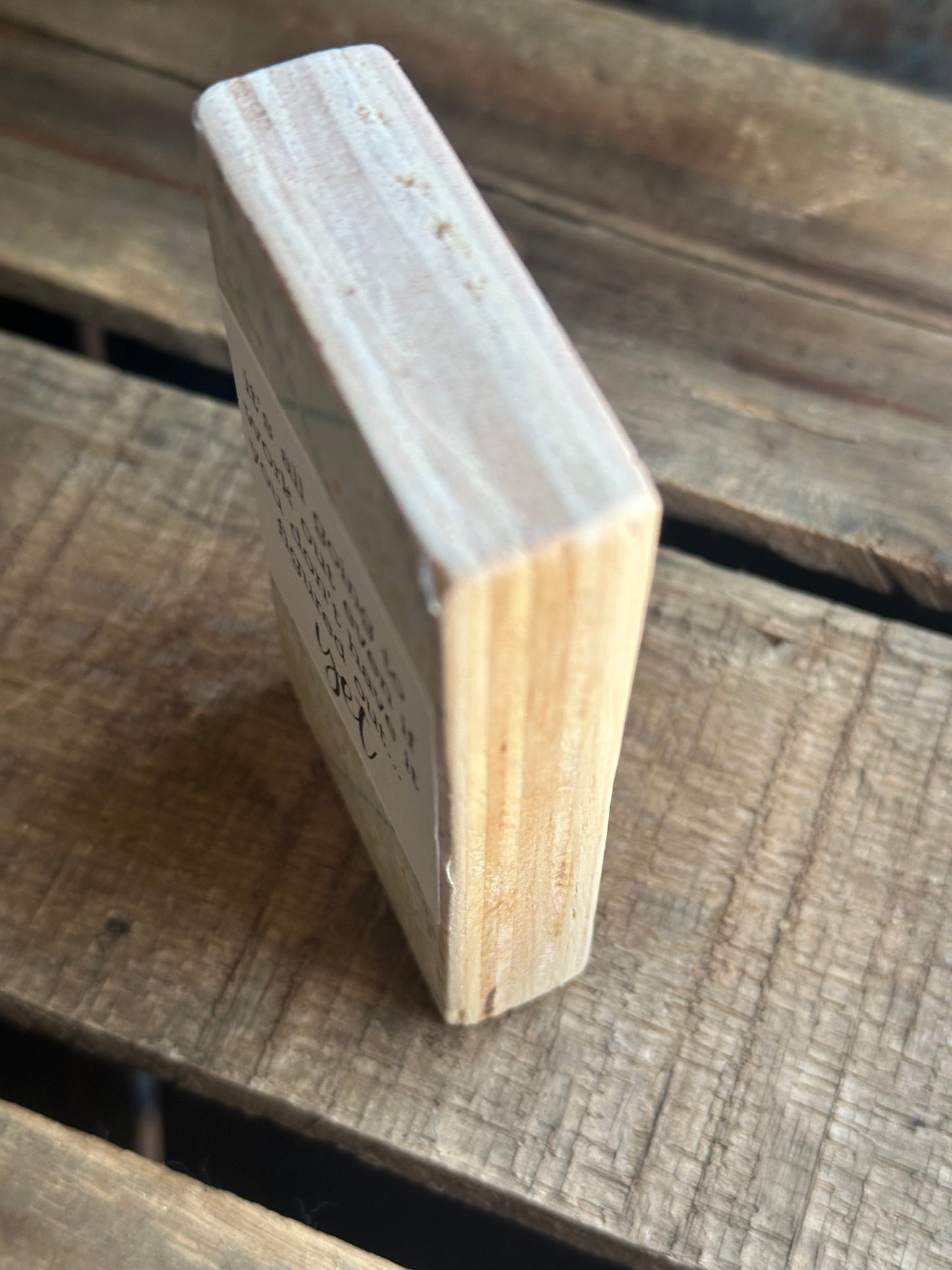 WOOD Encouragement Shelf Sitter