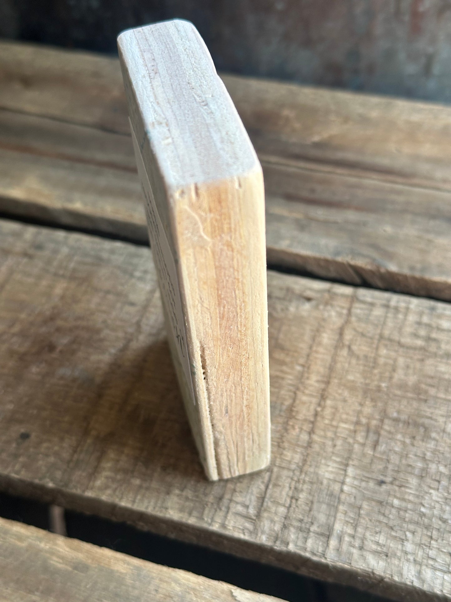 WOOD Encouragement Shelf Sitter