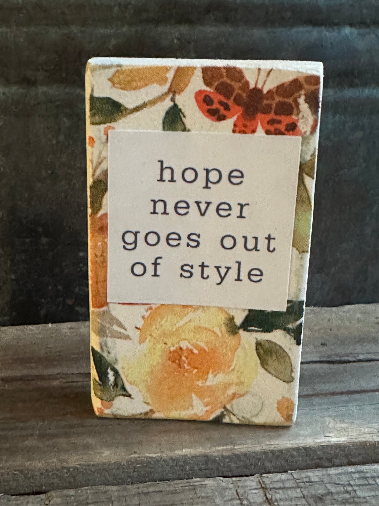Shelf Encouragement Sitter