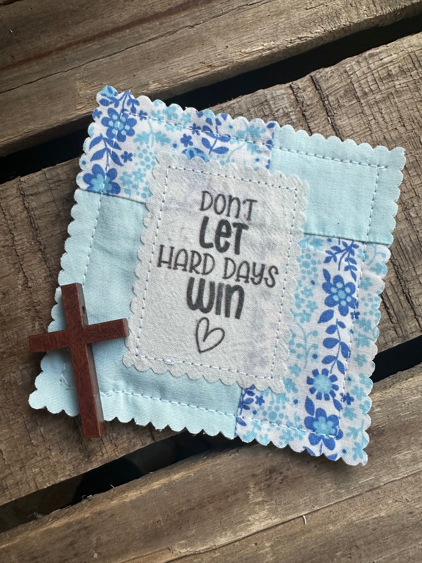 Cross in a Quilt Encourager