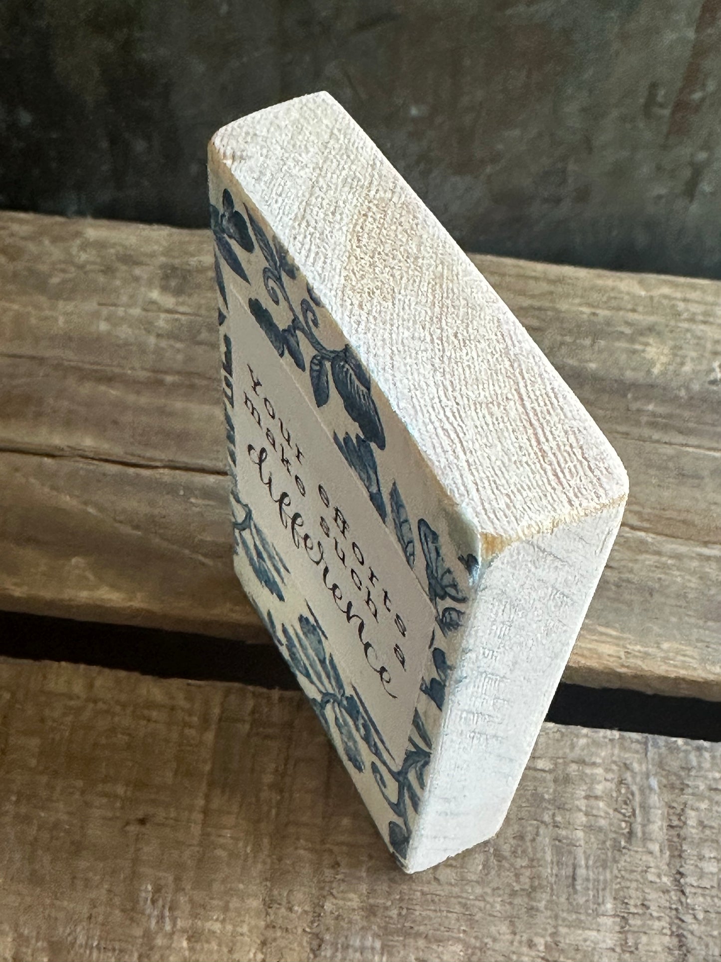 WOOD Encouragement Shelf Sitter