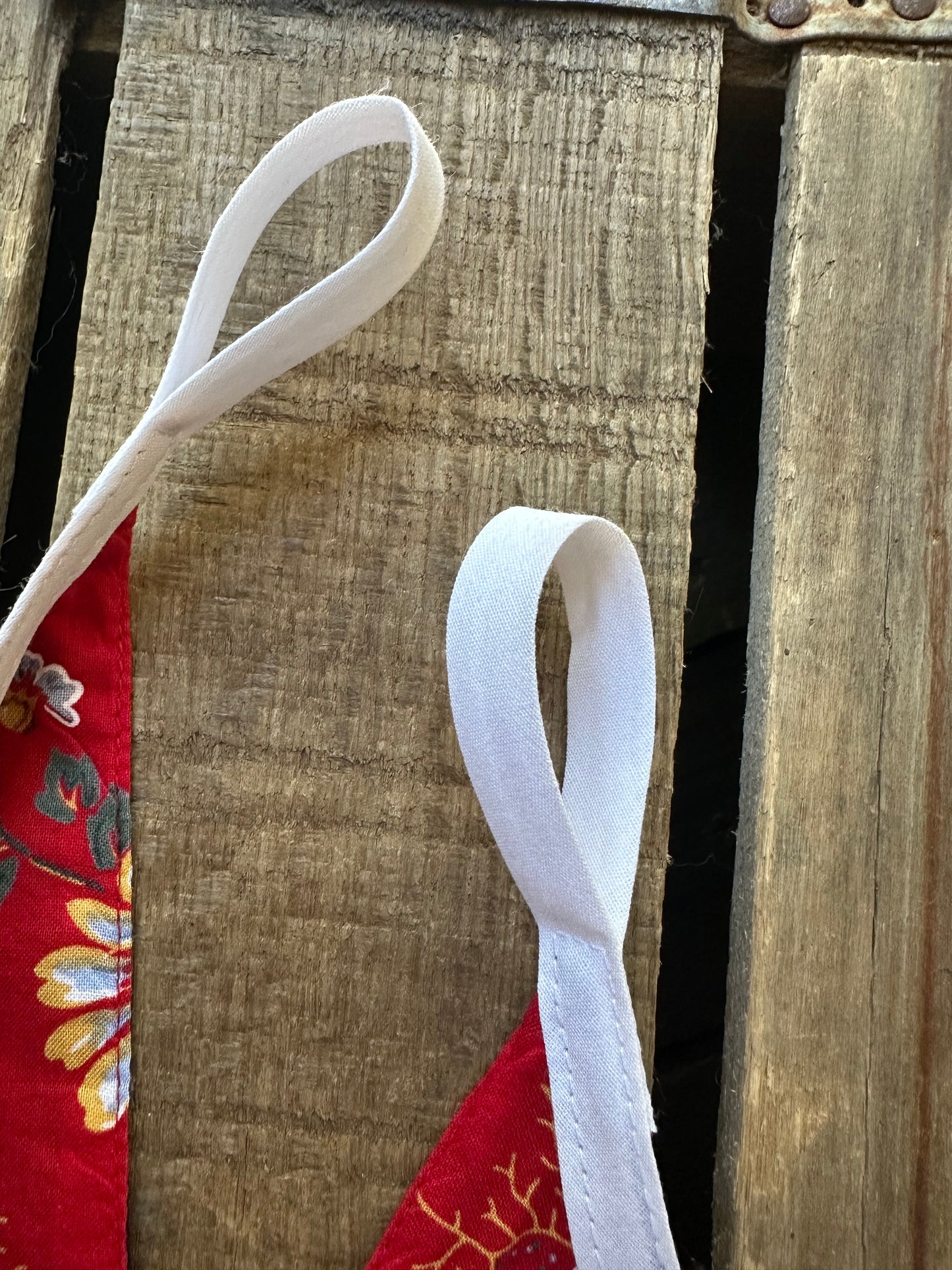 BANNER Red White Blue Floral 41”