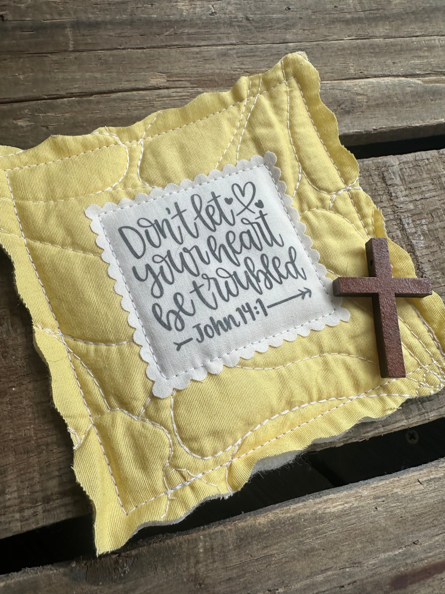 Cross in a Quilt Encourager