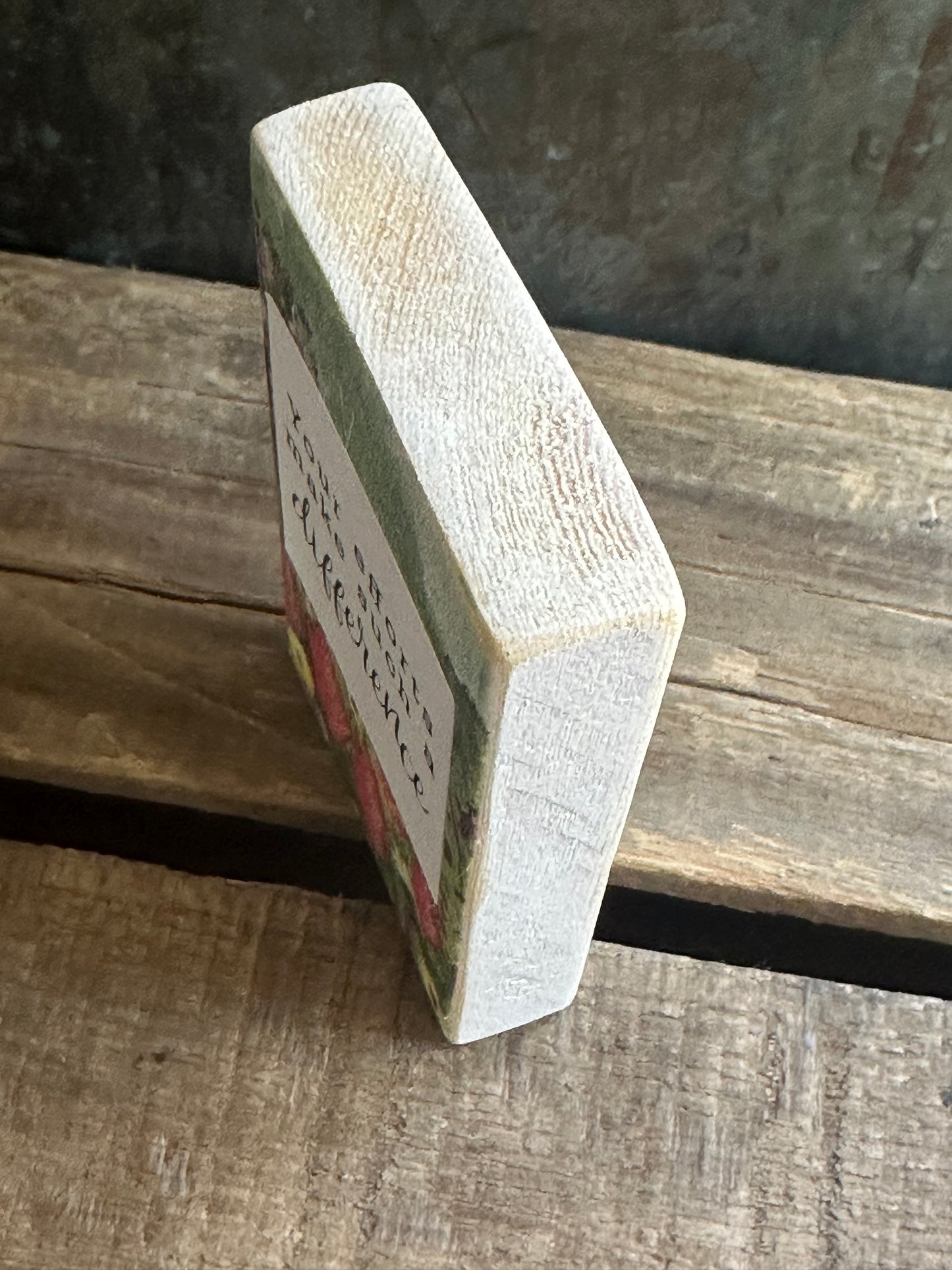 WOOD Encouragement Shelf Sitter