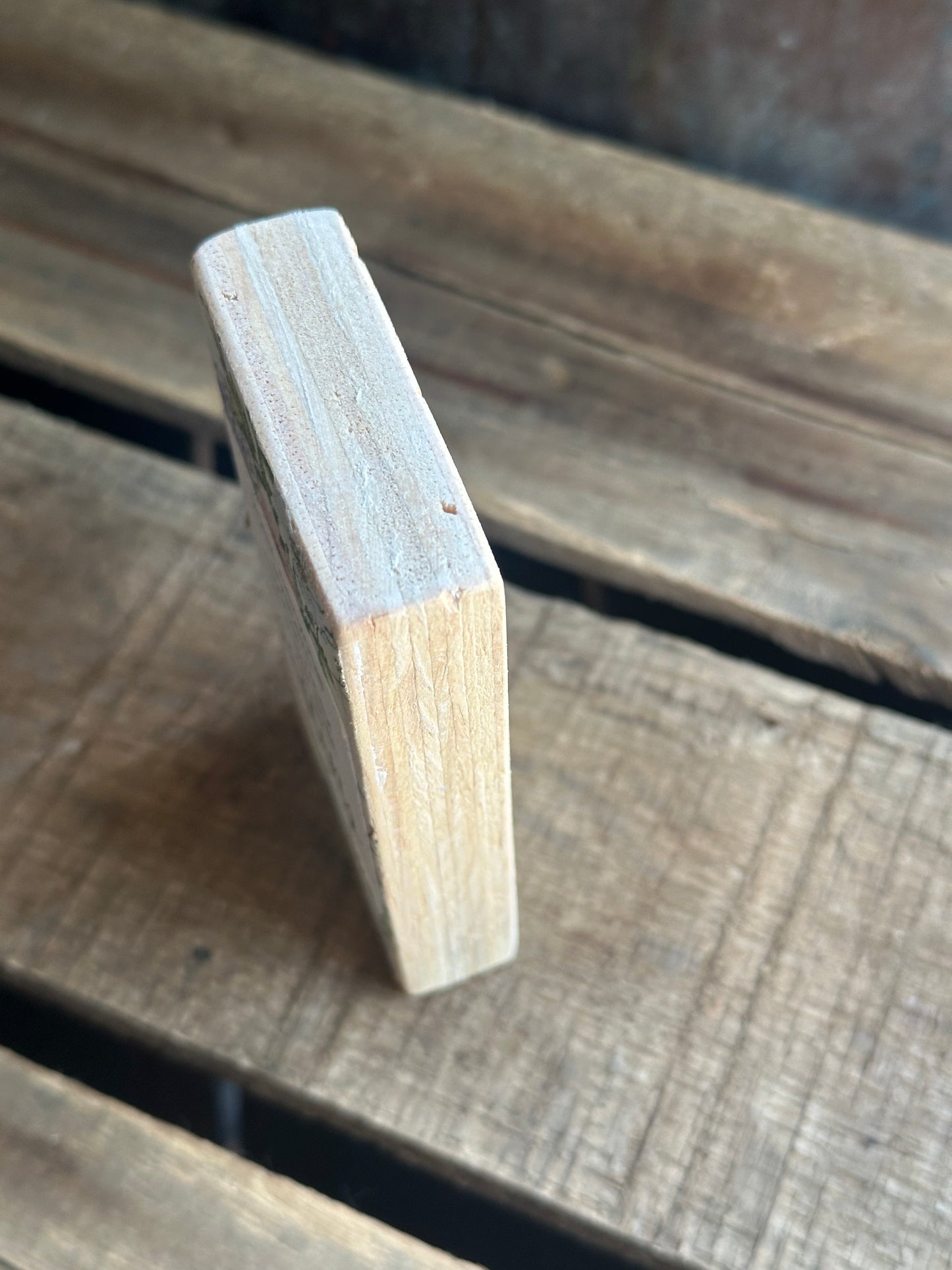WOOD Encouragement Shelf Sitter
