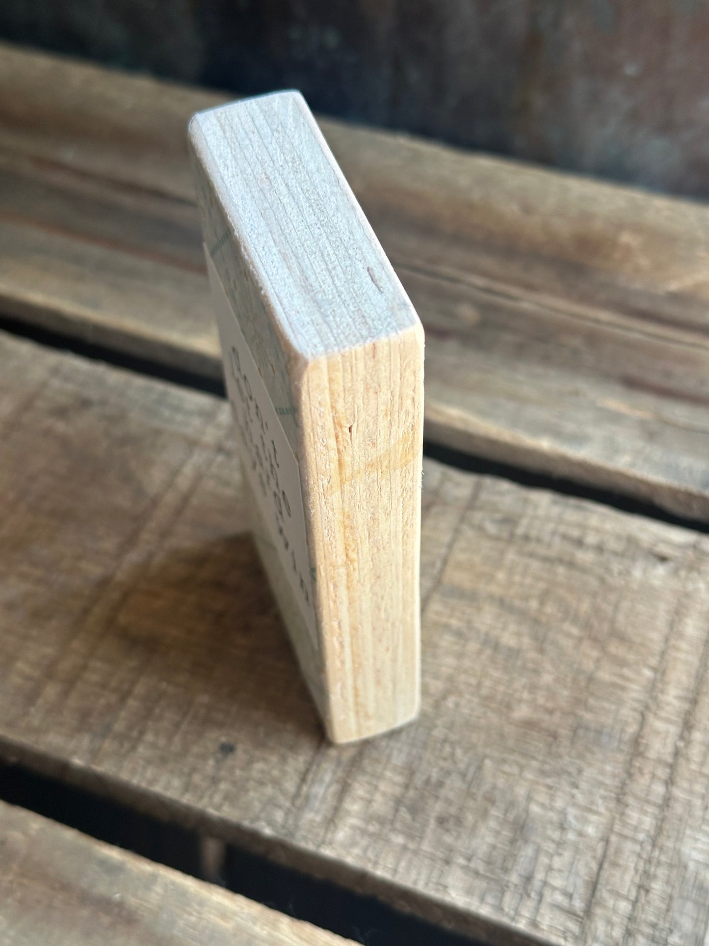WOOD Encouragement Shelf Sitter