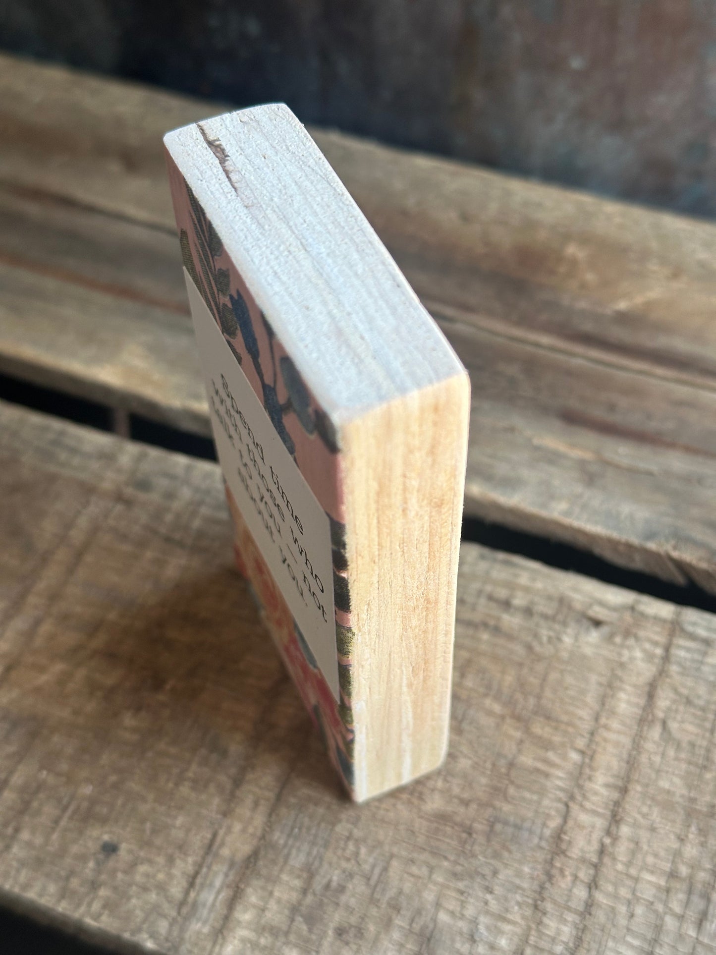 WOOD Encouragement Shelf Sitter