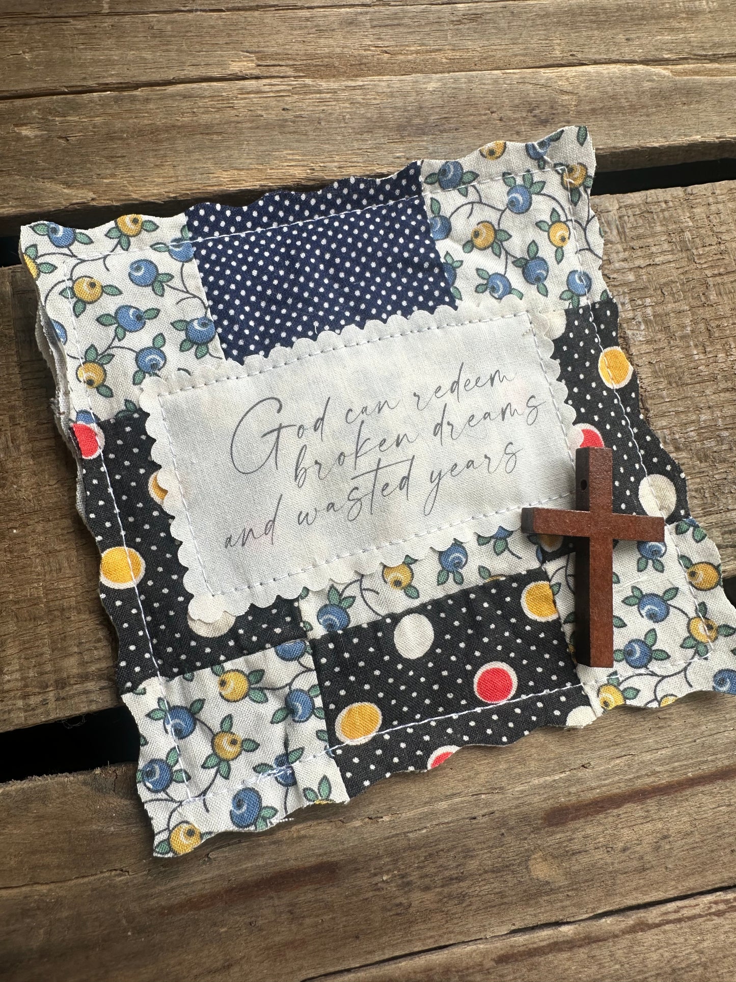 Cross in a Quilt Encourager