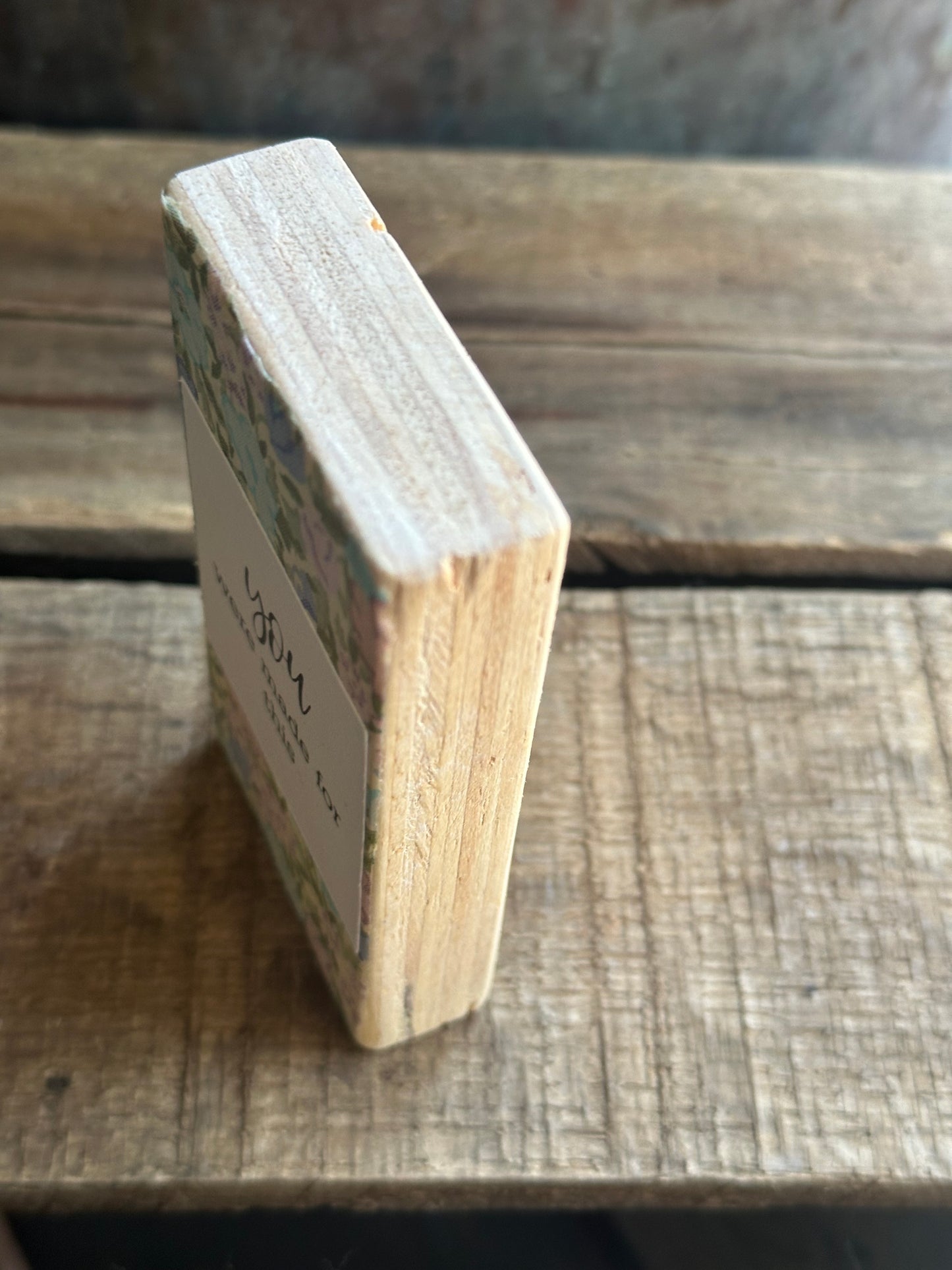 WOOD Encouragement Shelf Sitter