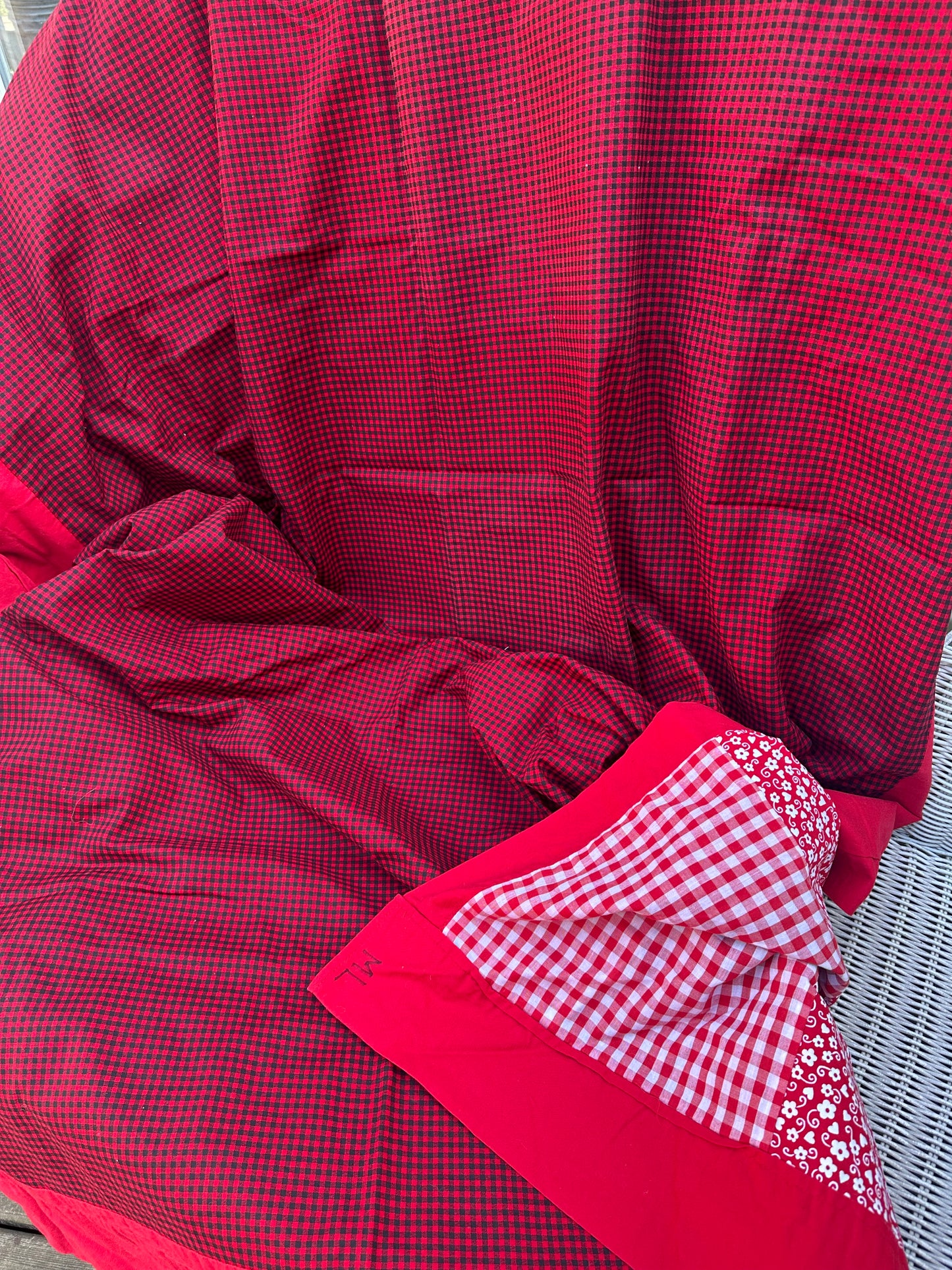 Bright Summer Cabin Picnic Sheet Blanket - Vintage Find
