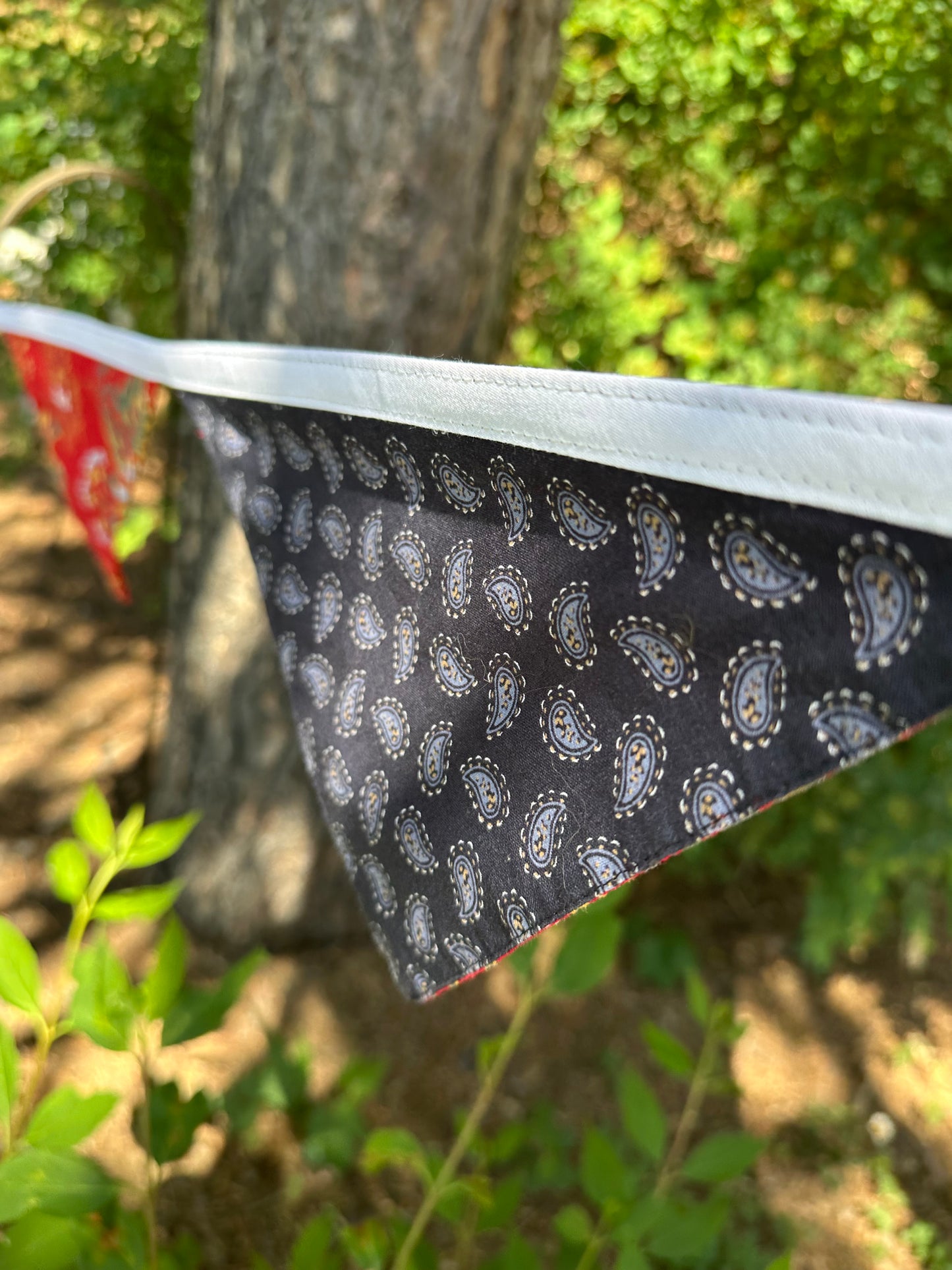 BANNER Red White Blue Floral 67”