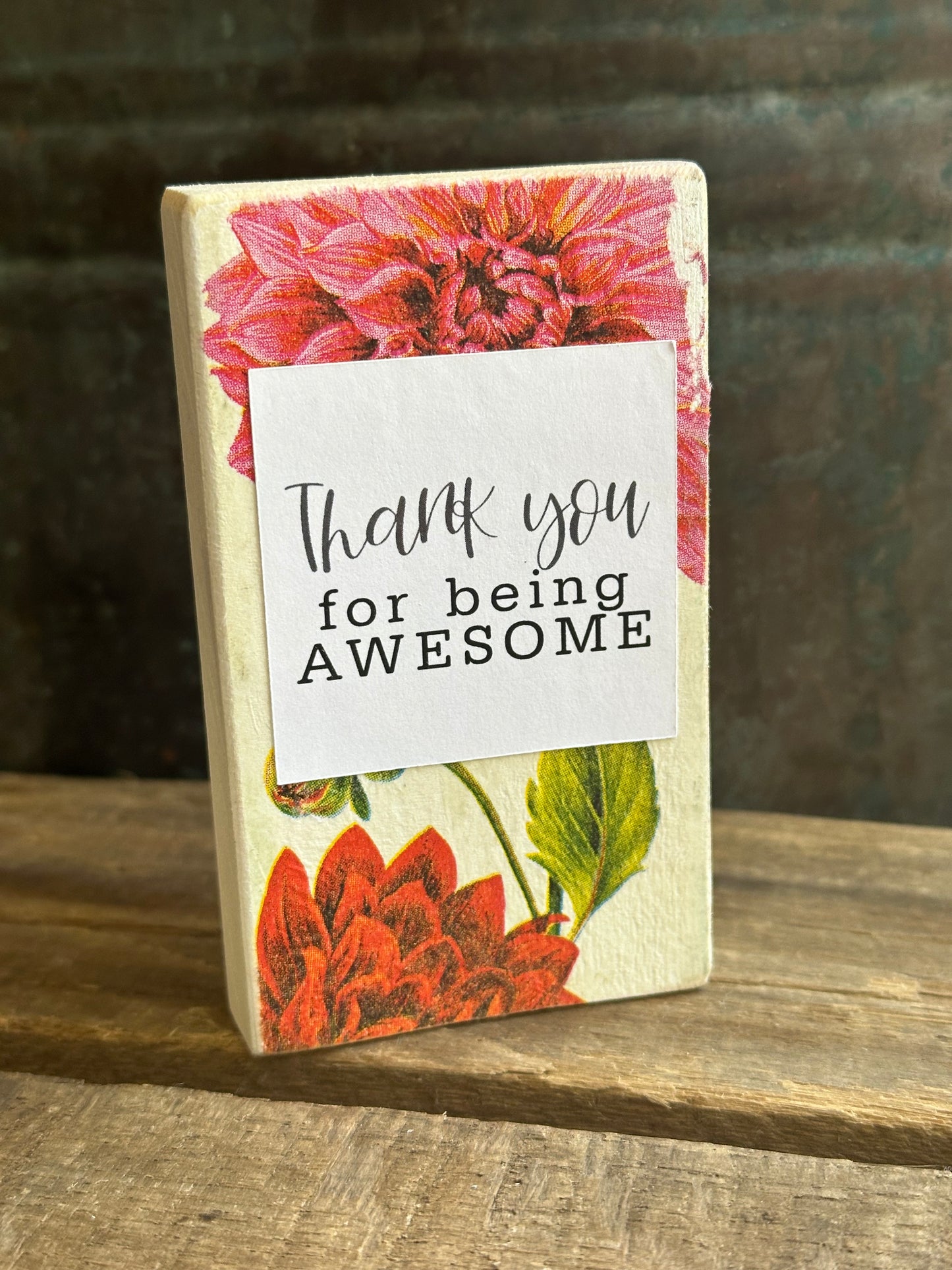 WOOD Encouragement Shelf Sitter