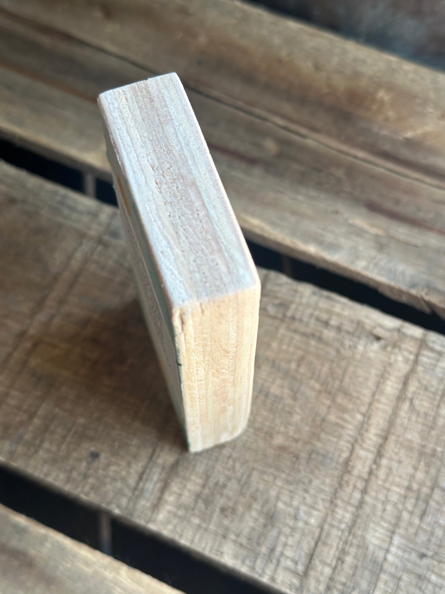 WOOD Encouragement Shelf Sitter