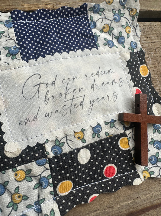 Cross in a Quilt Encourager
