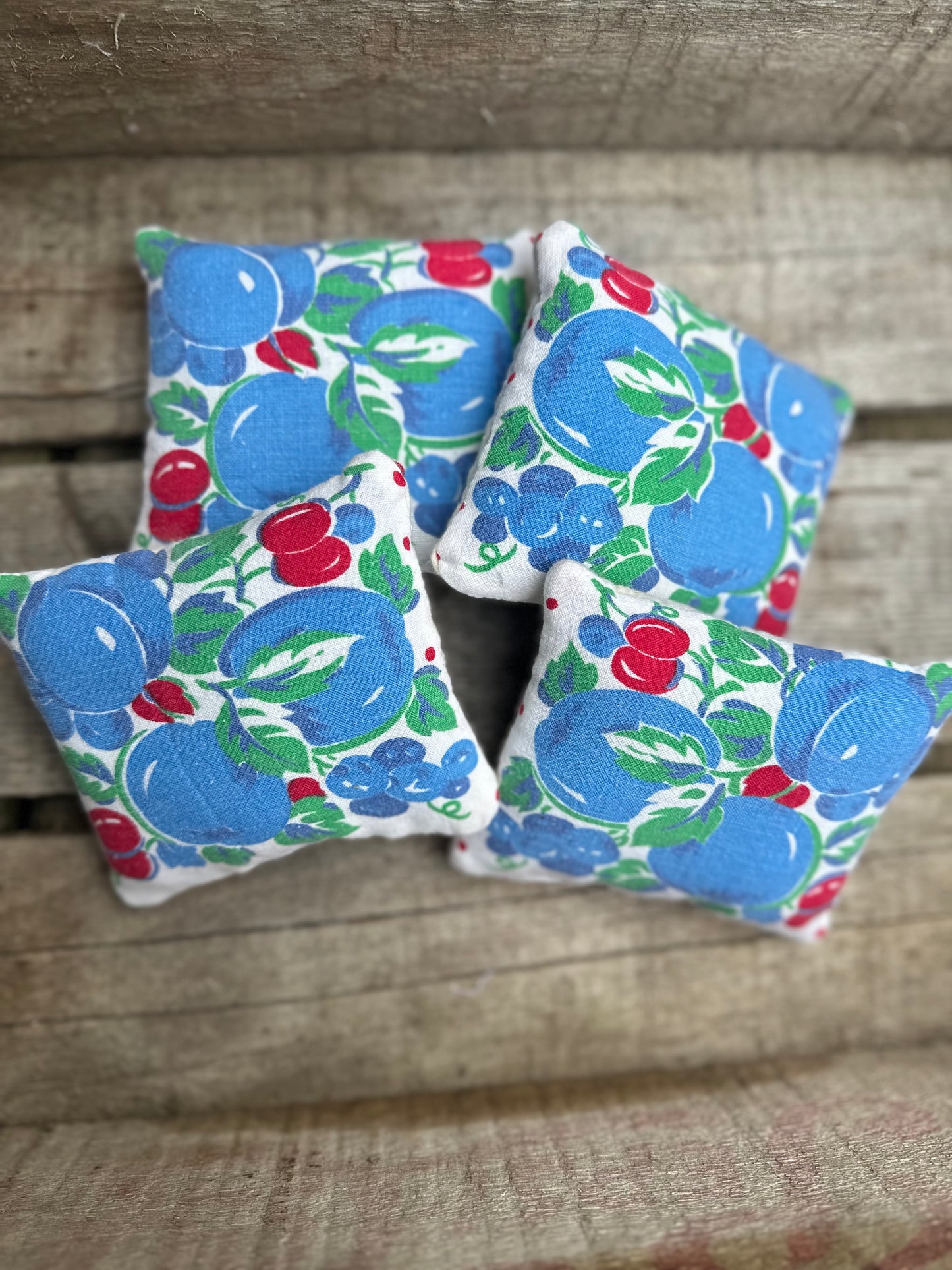 Bowl filler Vintage RWB Fruit print SET