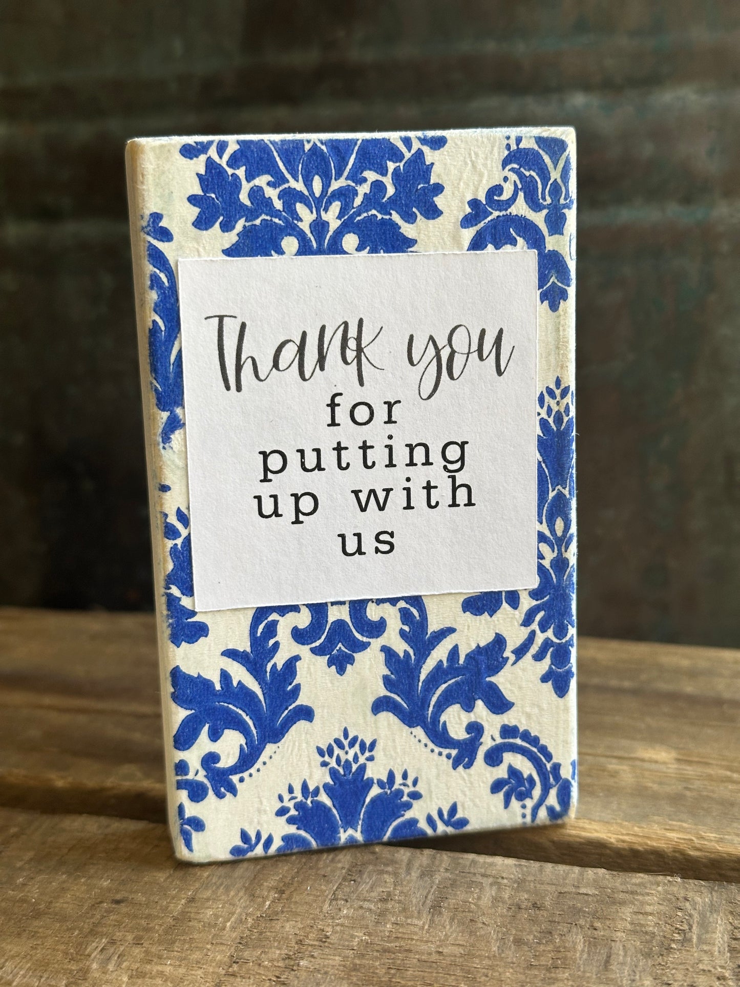 WOOD Encouragement Shelf Sitter