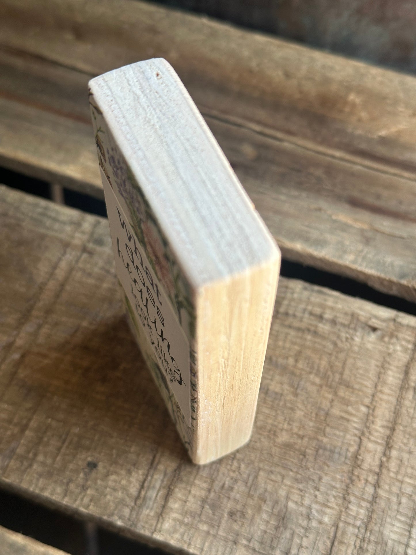 WOOD Encouragement Shelf Sitter