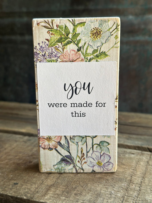 WOOD Encouragement Shelf Sitter