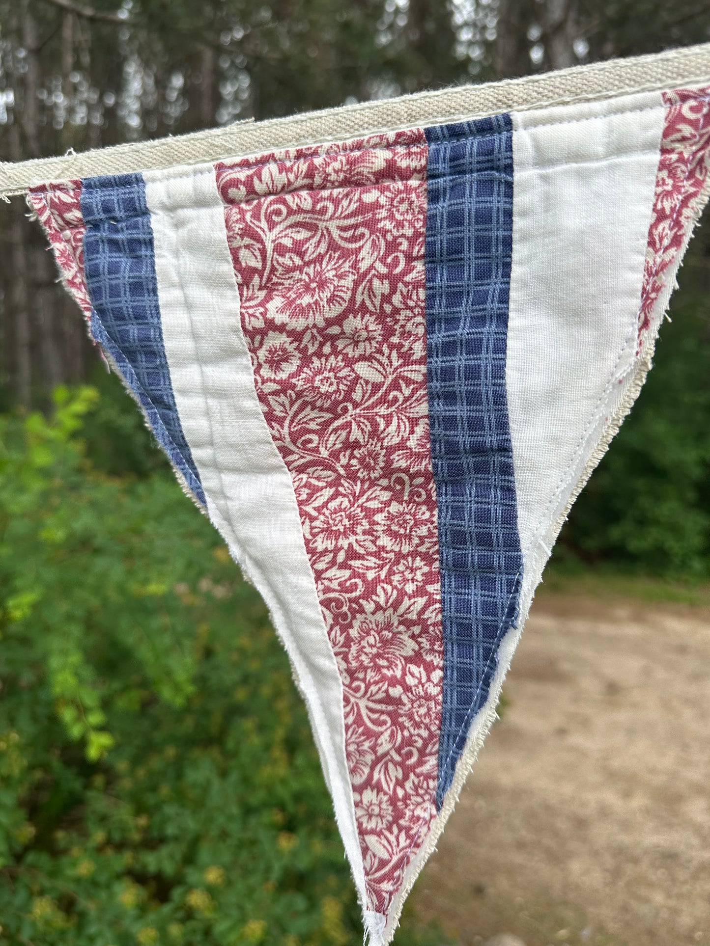 BANNER  Patriotic Quilted Scrappy Vertical Pendants