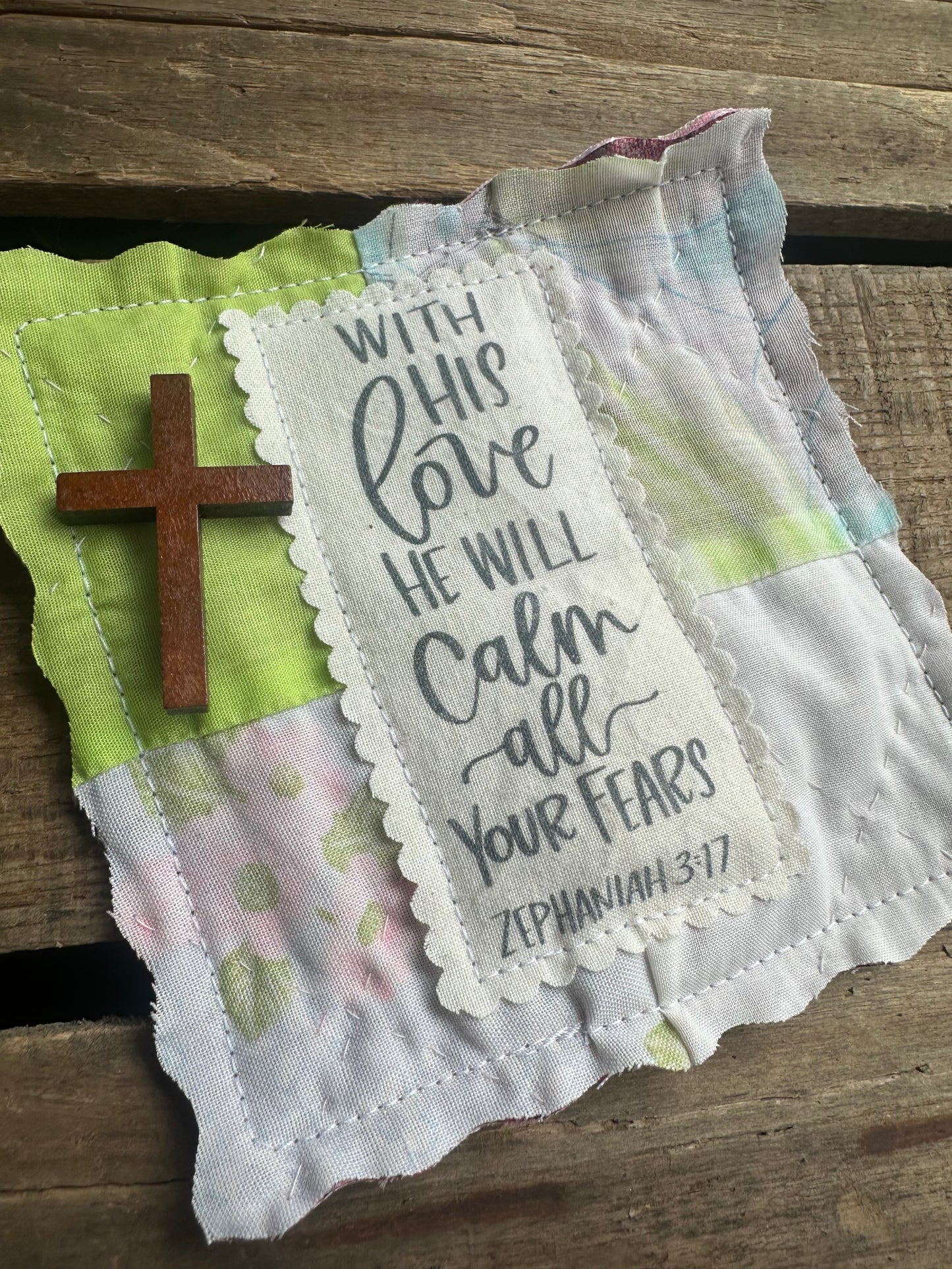 Cross in a Quilt Encourager