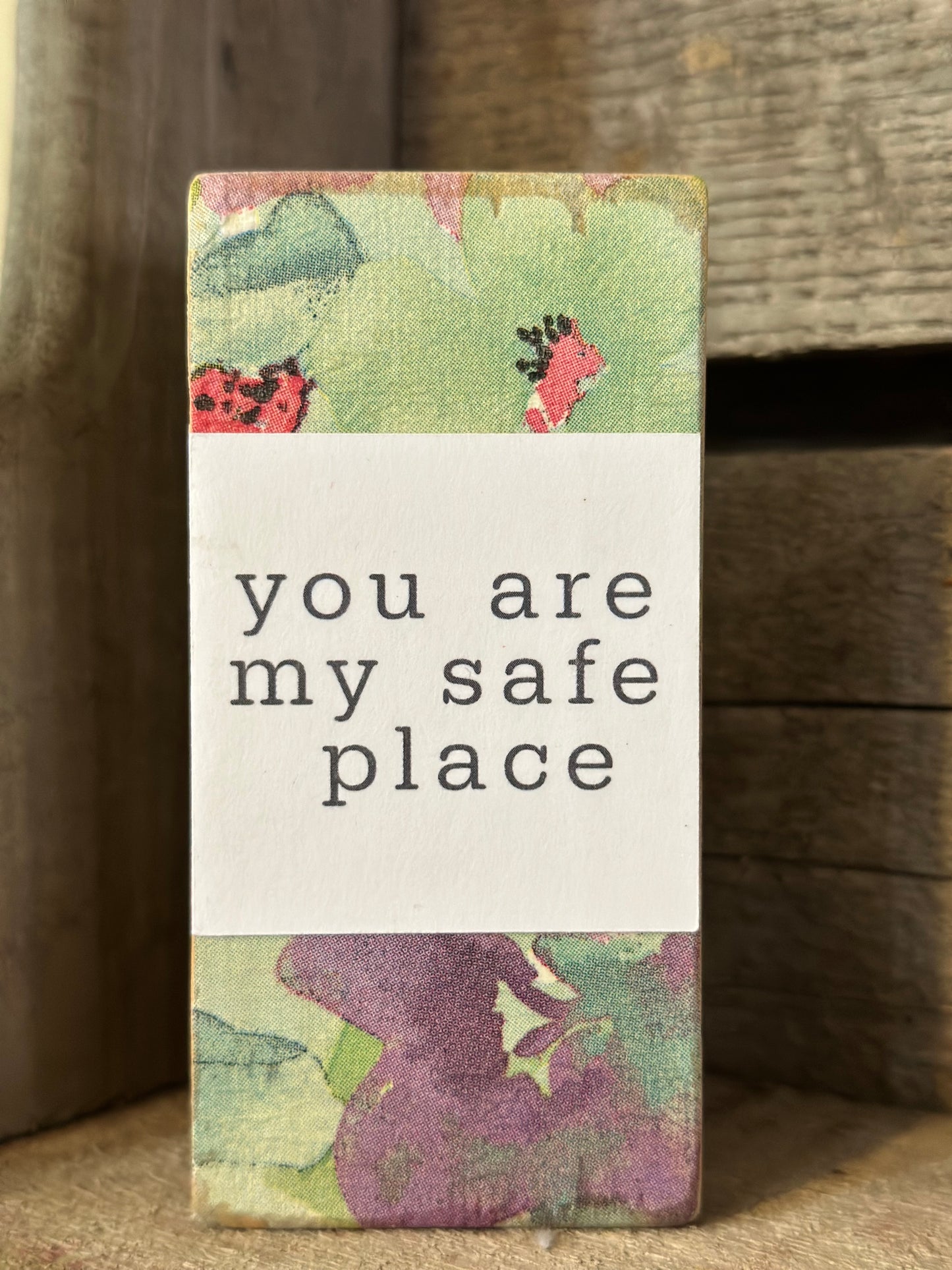 WOOD Encouragement Shelf Sitter
