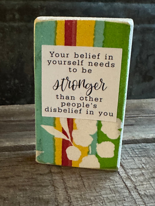 Shelf Encouragement Sitter