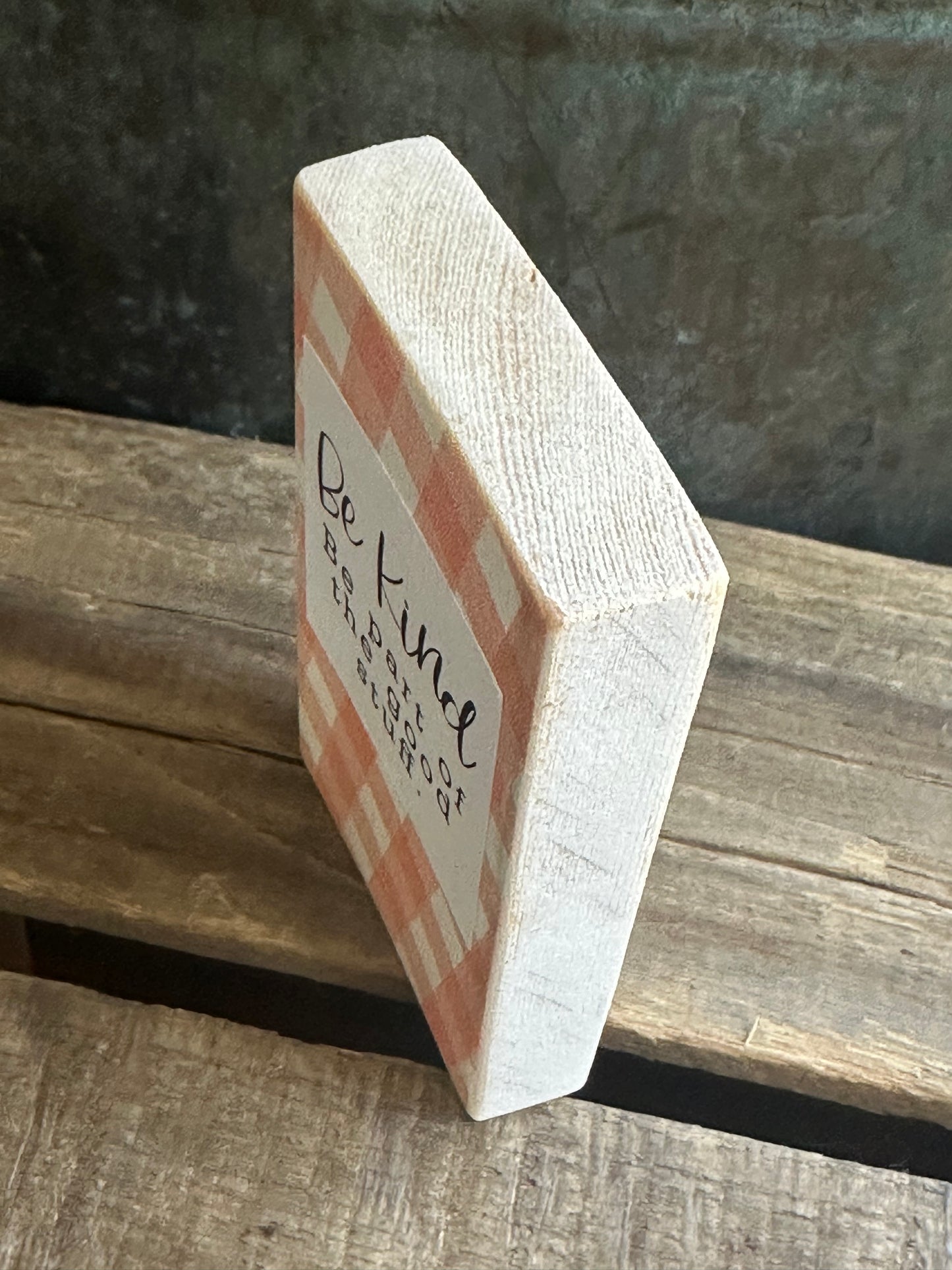 WOOD Encouragement Shelf Sitter