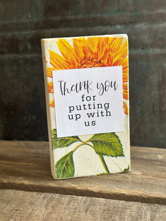 WOOD Encouragement Shelf Sitter