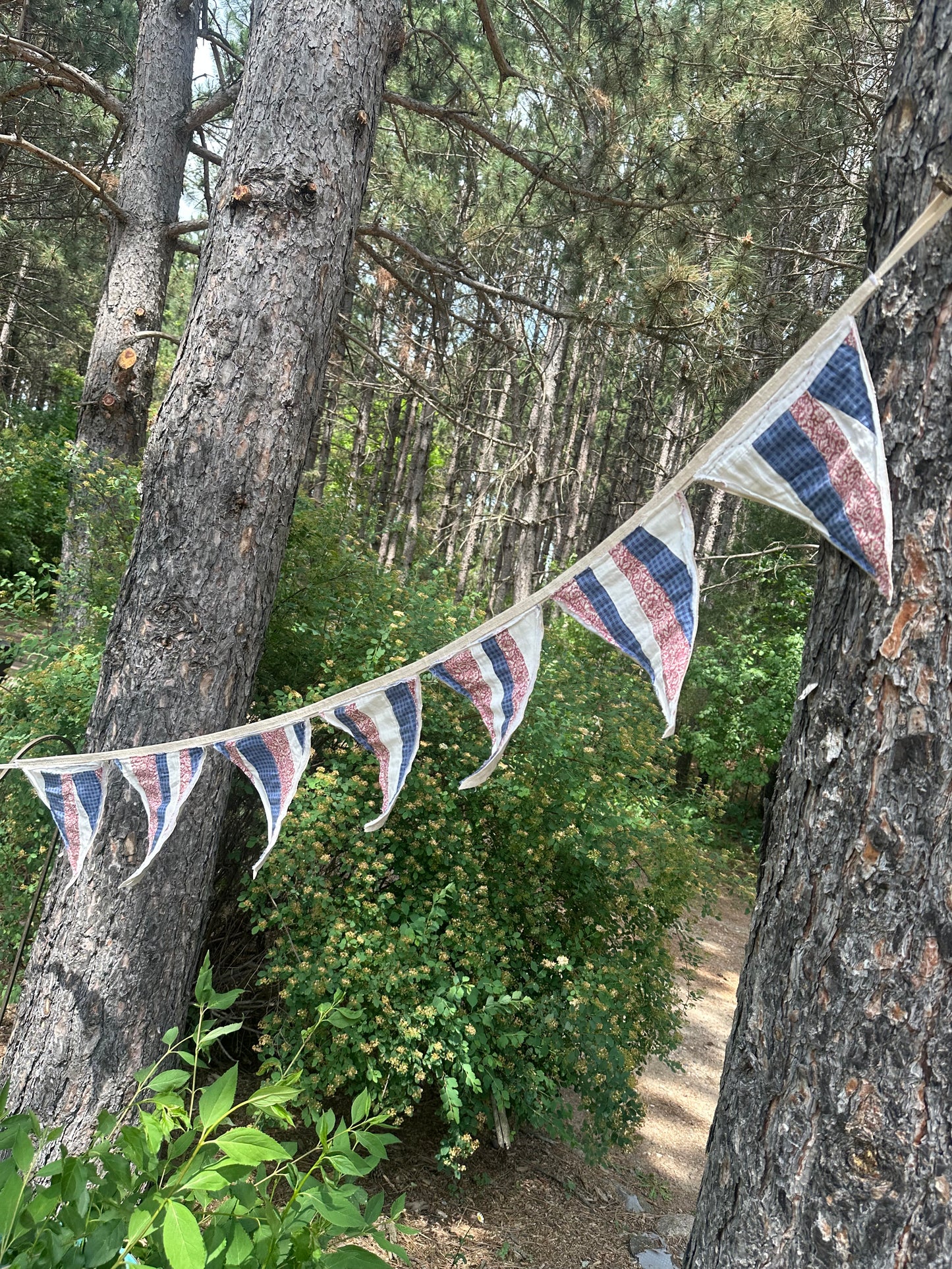 BANNER  Patriotic (7) Quilted Scrappy Vertical Pendants