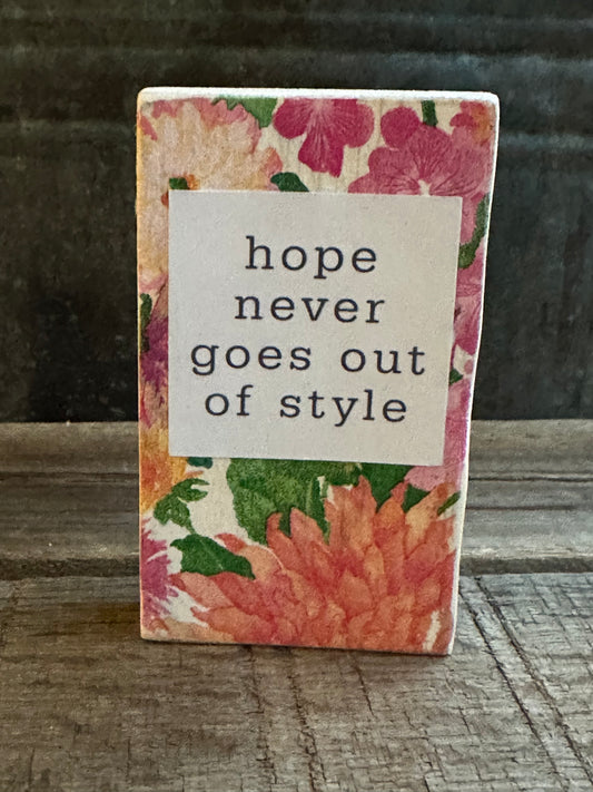 Shelf Encouragement Sitter