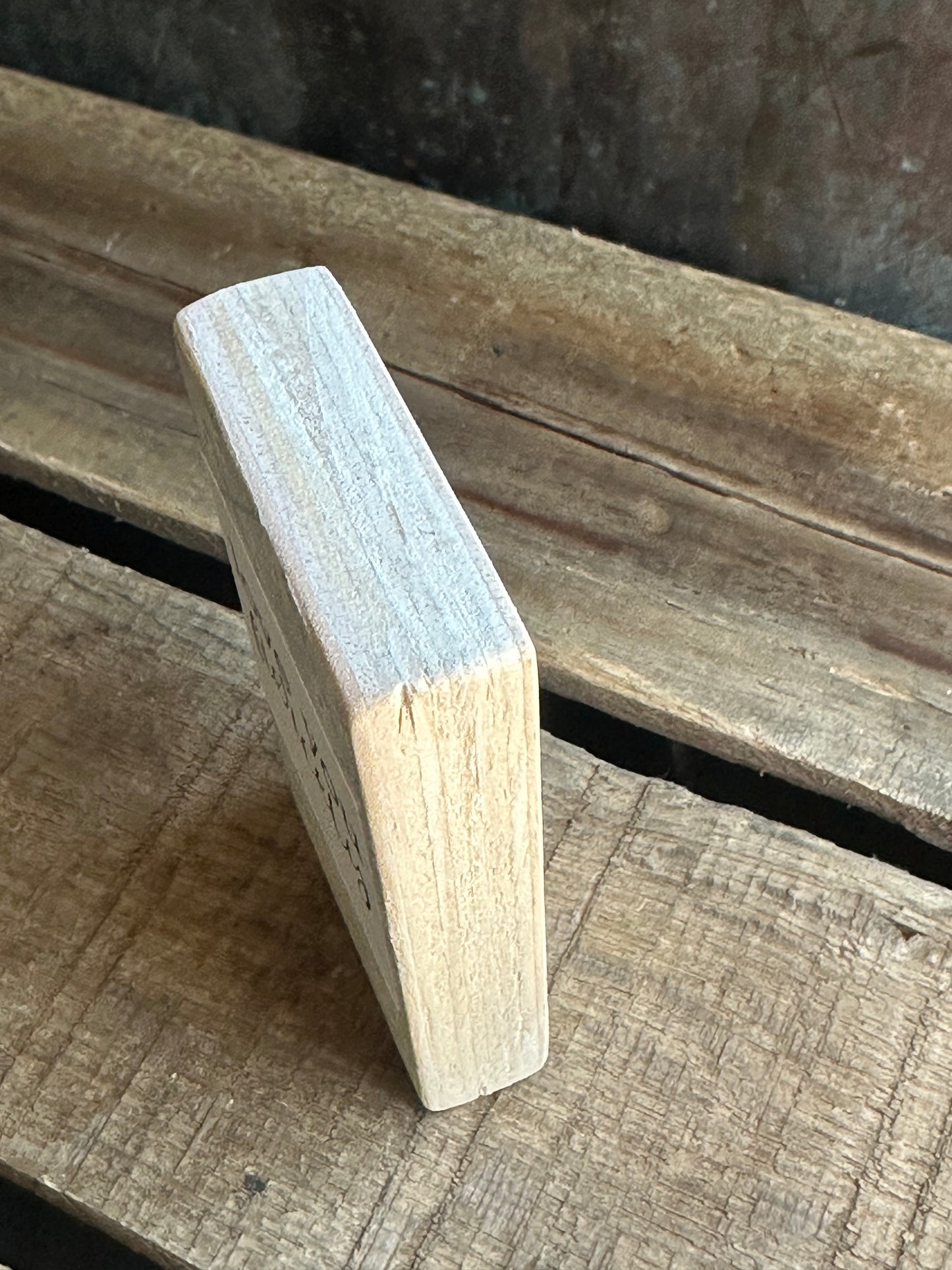 WOOD Encouragement Shelf Sitter