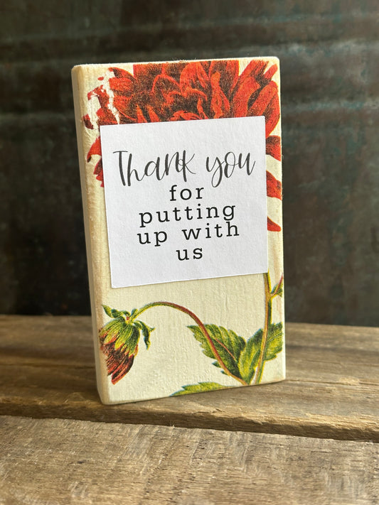 WOOD Encouragement Shelf Sitter