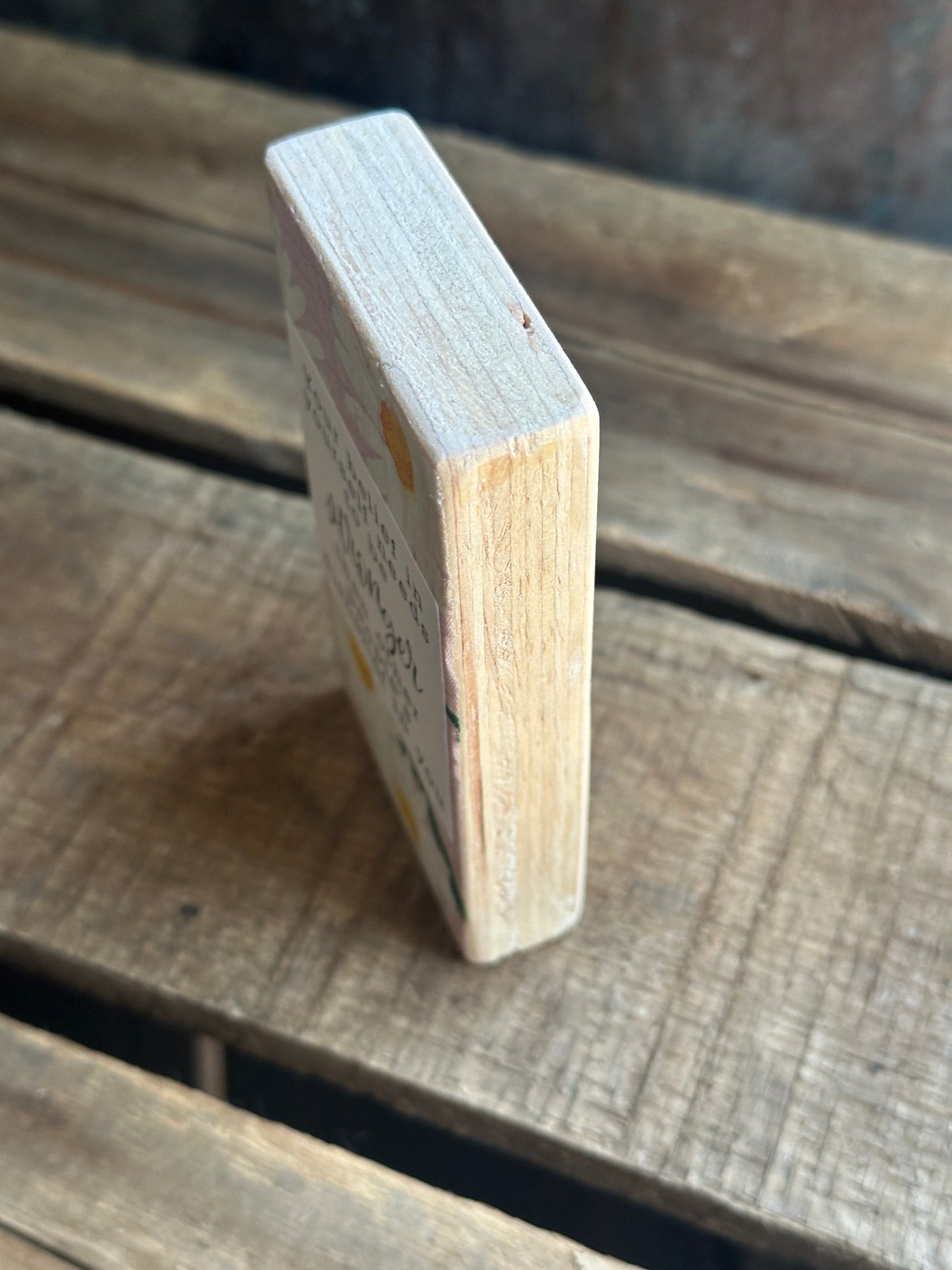 WOOD Encouragement Shelf Sitter