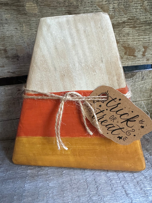 Distressed Candy Corn shelf sitter— trick or treat