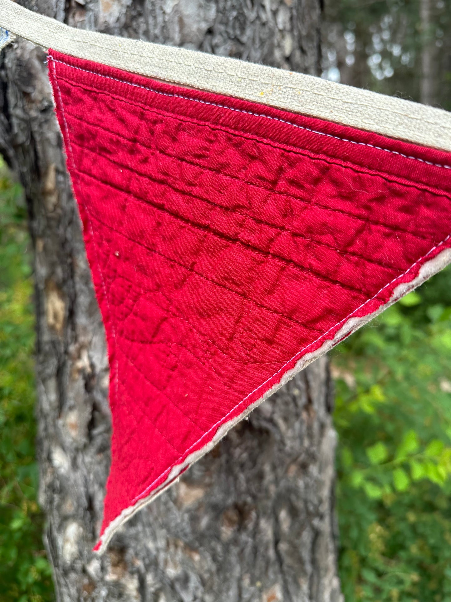 Banner Patriotic Red Quilt + Striped Blue Pendants