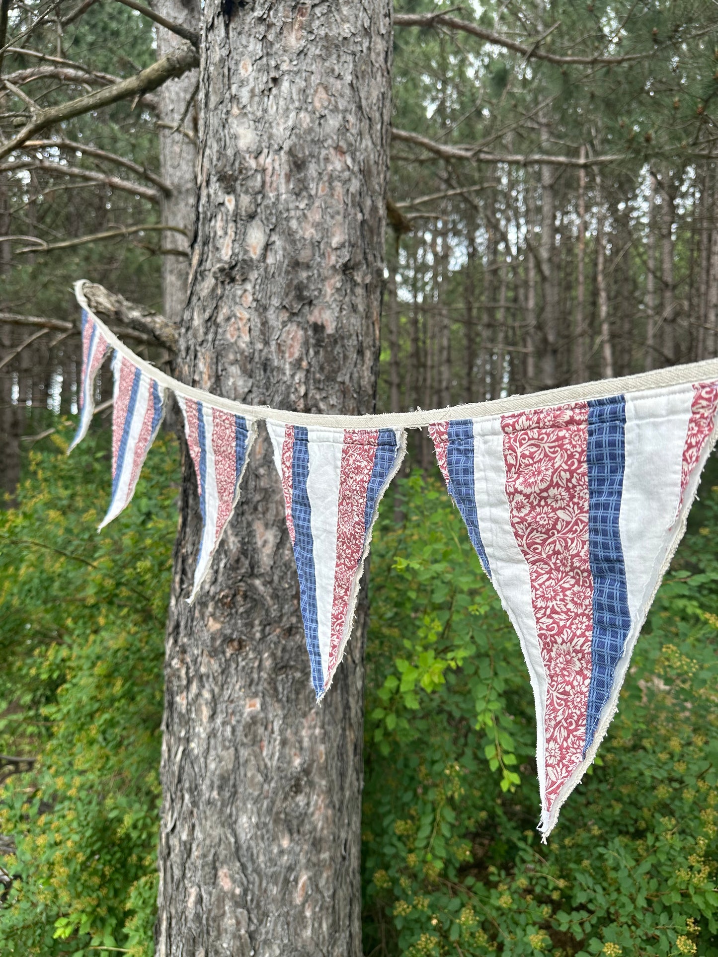 BANNER  Patriotic Quilted Scrappy Vertical Pendants