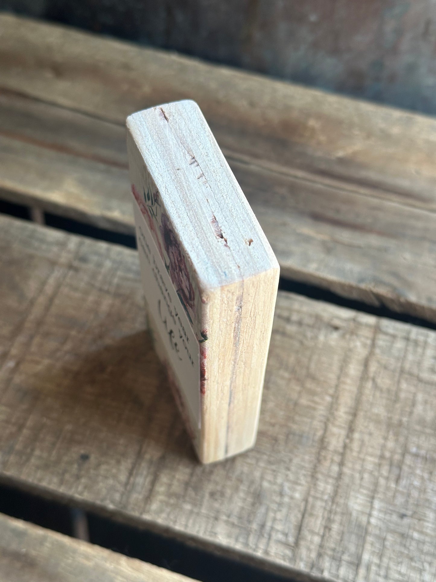 WOOD Encouragement Shelf Sitter