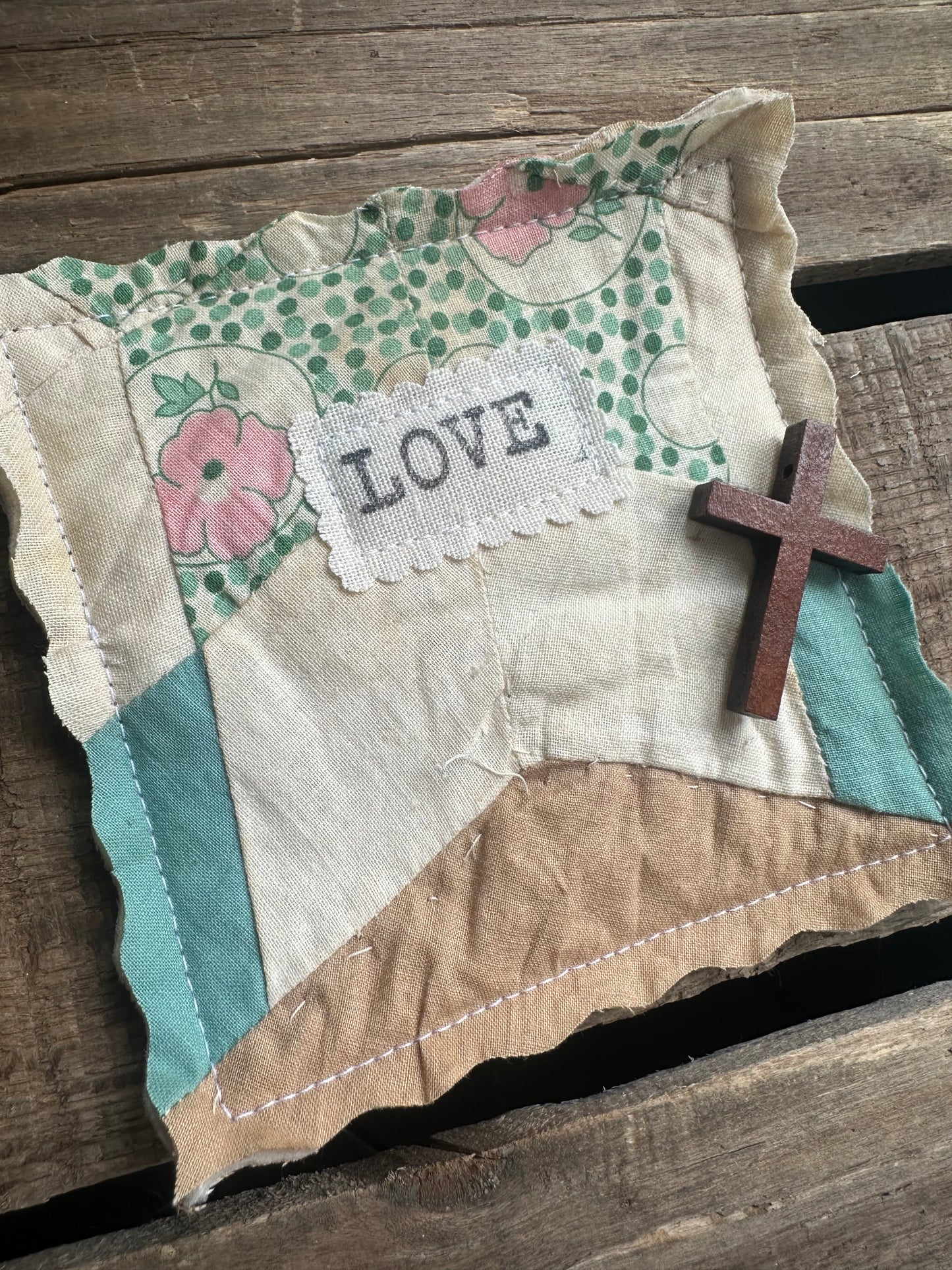 Cross in a Quilt Encourager